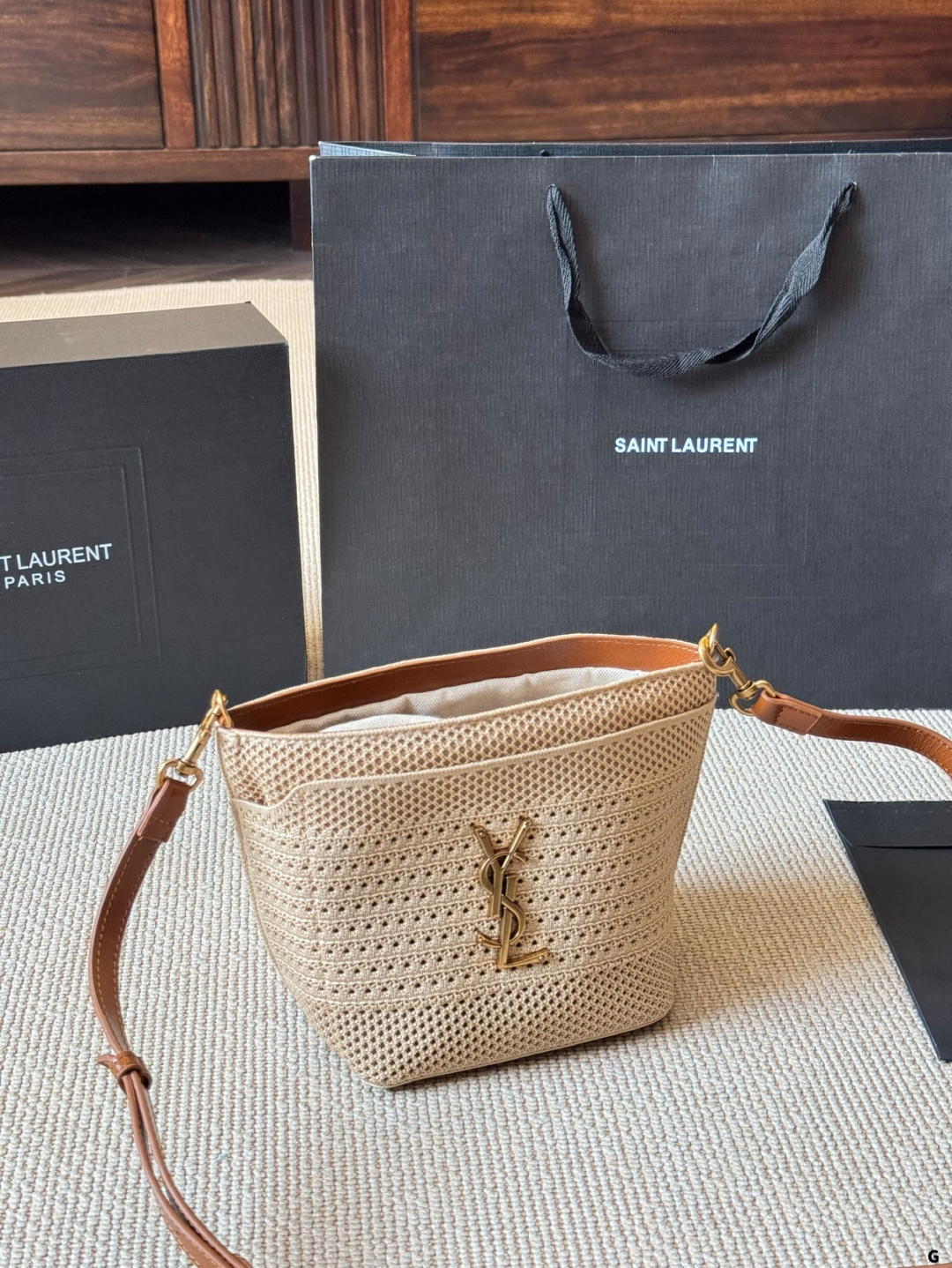p205 YSL Oxalis拉菲草编织包 圣罗兰 YSL 草编托特包 夏天必备拉菲草单品 清清爽爽 简约时尚 通勤日常皆可的百搭神器 尺寸 13 15cm