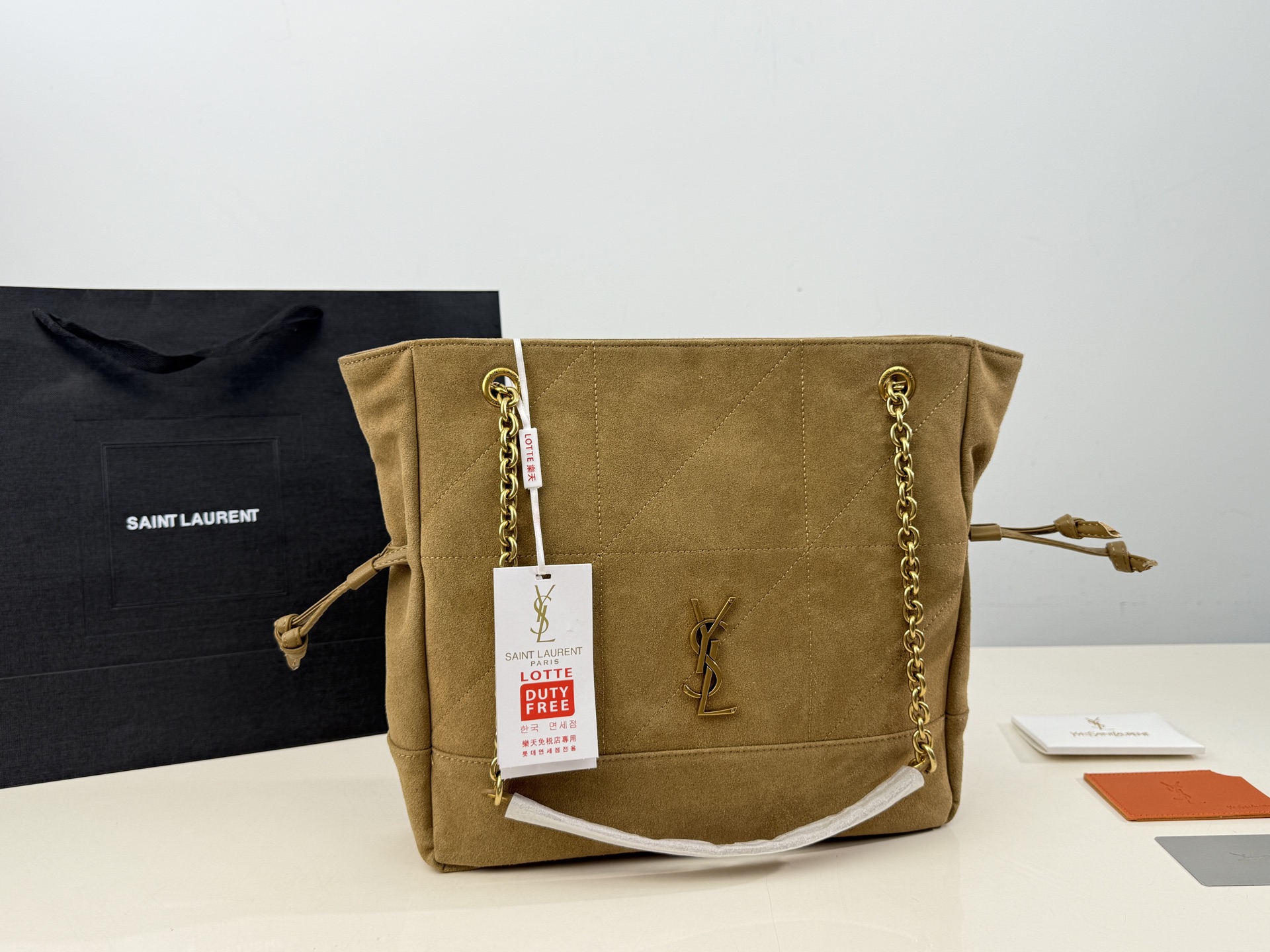 （全套包装⚠️）p220/p215 圣罗兰太好搭配了呜呜呜 Ysl bag 更酷哦！ 面料很耐造 高级感拉满 搜索🔍 垃圾袋 size：34*32cm size：29*27cm