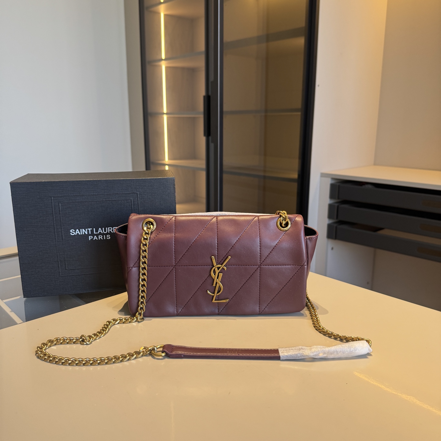 🅿️135✅新品推荐🔜 🔥YSL圣罗兰爆款jamie小号通勤包👍古力娜扎同款！链条包！大容量～非常实用[呲牙]走到哪都是回头率👍众多明星追捧的单品哦！超级有范儿！采用原版牛皮🐂五金都是原版材质哦！质感特别好👍品质堪比正品！上身效果超棒！🎁原版礼盒包装（size：25*14*6）