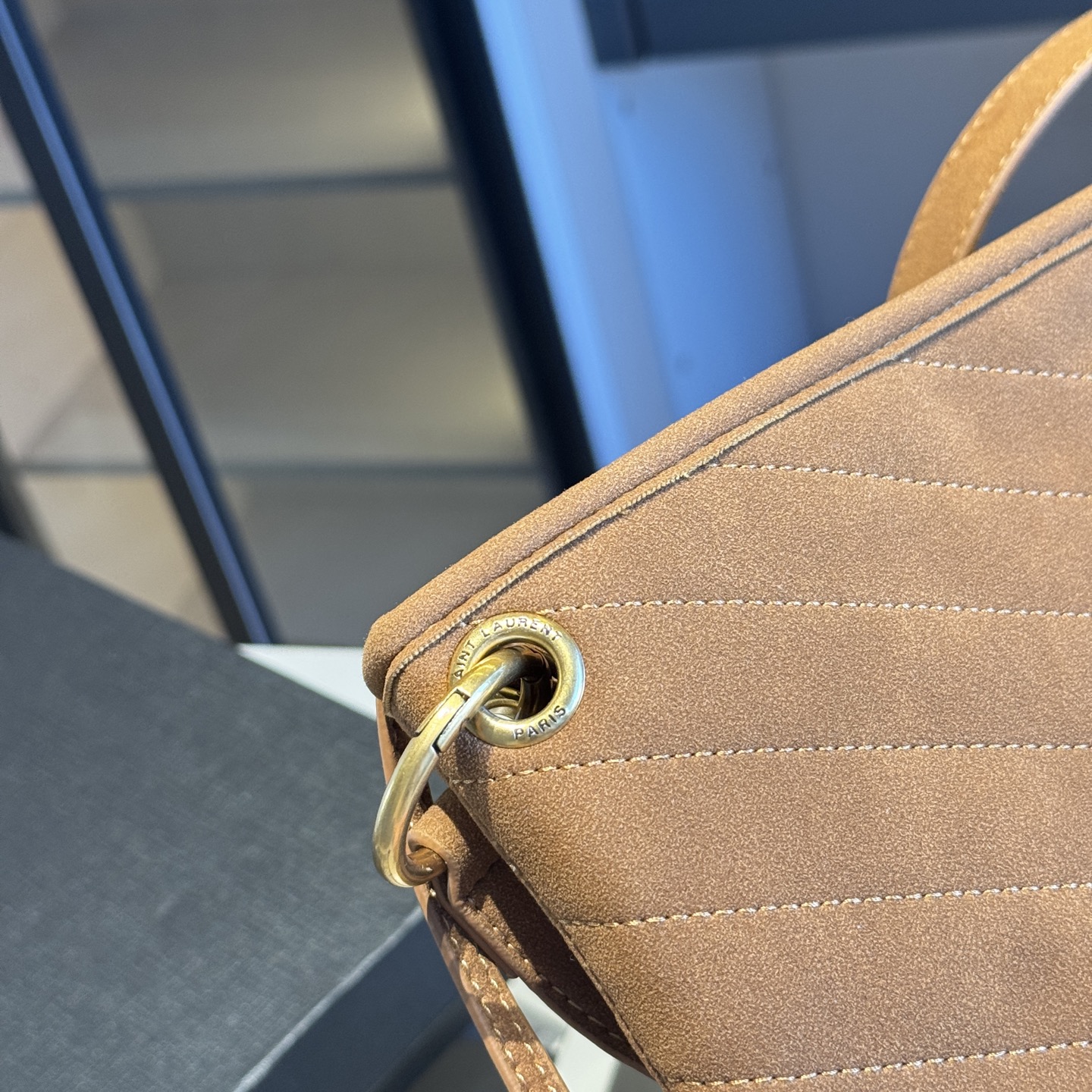 🅿️135✅新品推荐🔜 高端货🔥YSL圣罗兰新款NIKI水桶包👍配内胆小包‼️明星同款！大容量～非常实用[呲牙]走到哪都是回头率👍超级有范儿！采用原版麂皮面料！五金都是原版材质哦！质感特别好👍品质堪比正品！上身效果超棒！原版礼盒包装🎁（size：24*30*10 上口31 小包21*12）