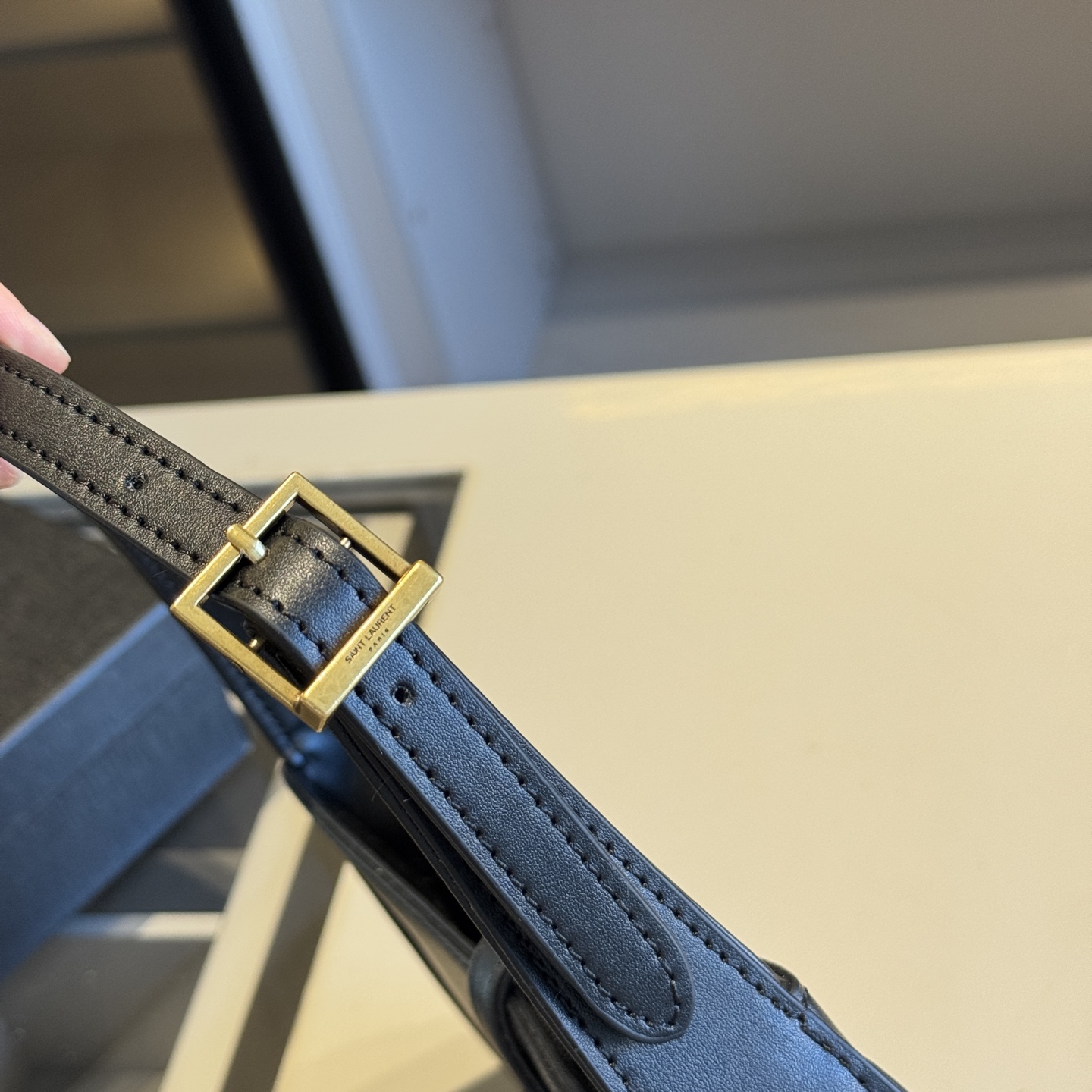 🅿️135✅新品推荐🔜 升级版🔥YSL圣罗兰专柜爆款hobo腋下包！明星同款！到哪都是回头率👍专柜同款哦！品质堪比正品！进口牛皮面料🐂外出轻便实用！原版顶级五金！🎁原版礼盒包装（size：24*15*6）