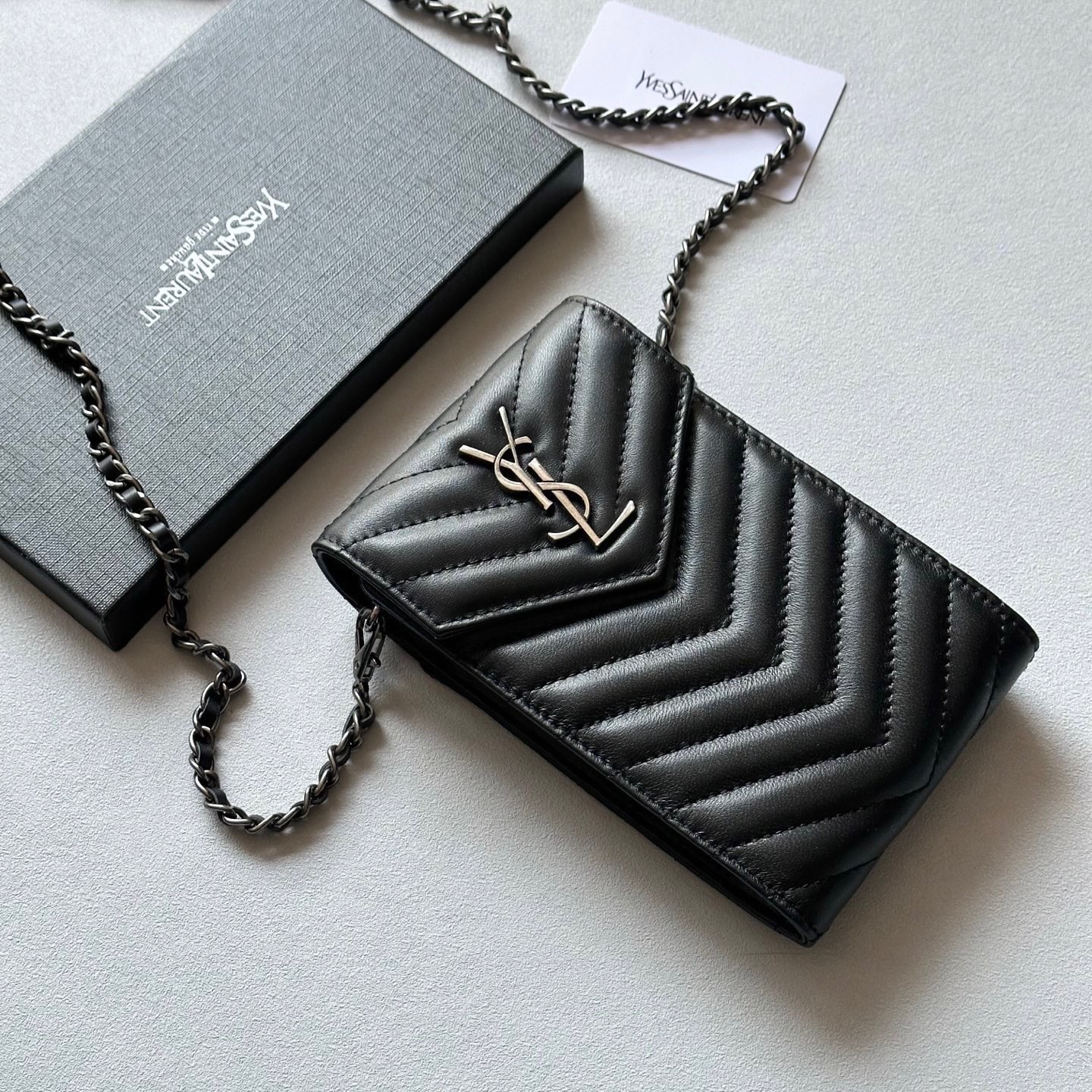 P105🎀🎀颜色 黑色🎀尺寸 18x11🎀圣罗兰多功能手机包 可肩背专柜品质羊皮绣花 海外订制五金 做工油边精湛