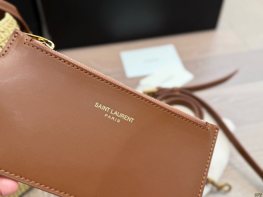 &yen;250配皮折叠盒 圣罗兰YSL草编托特包 满满的夏日氛围感 复古优雅 满满的高级感 大小适中 容量感人 尺寸22 22