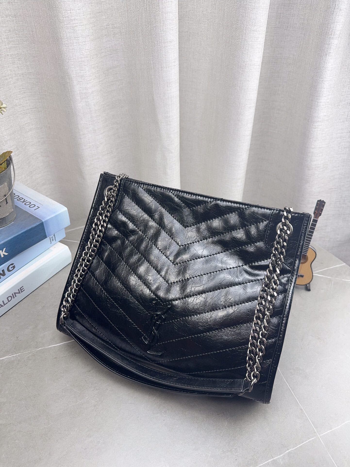 配折叠飞机礼盒 圣罗兰YSL托特包特别满意通勤包 心动一万次了!!超超超级王炸的一只通勤大包。尺寸33*26cm p195