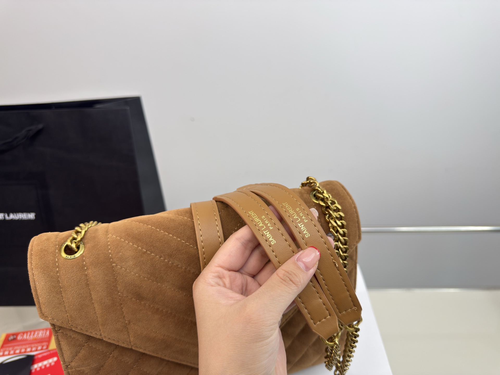 （飞机盒折叠盒⚠️）p165 圣罗兰YSL信封包 Lenvelope 信封包 经典包包推荐哦！ 特别适合秋天的一款哦亲！ ​size：24*17cm 立即抢购👉