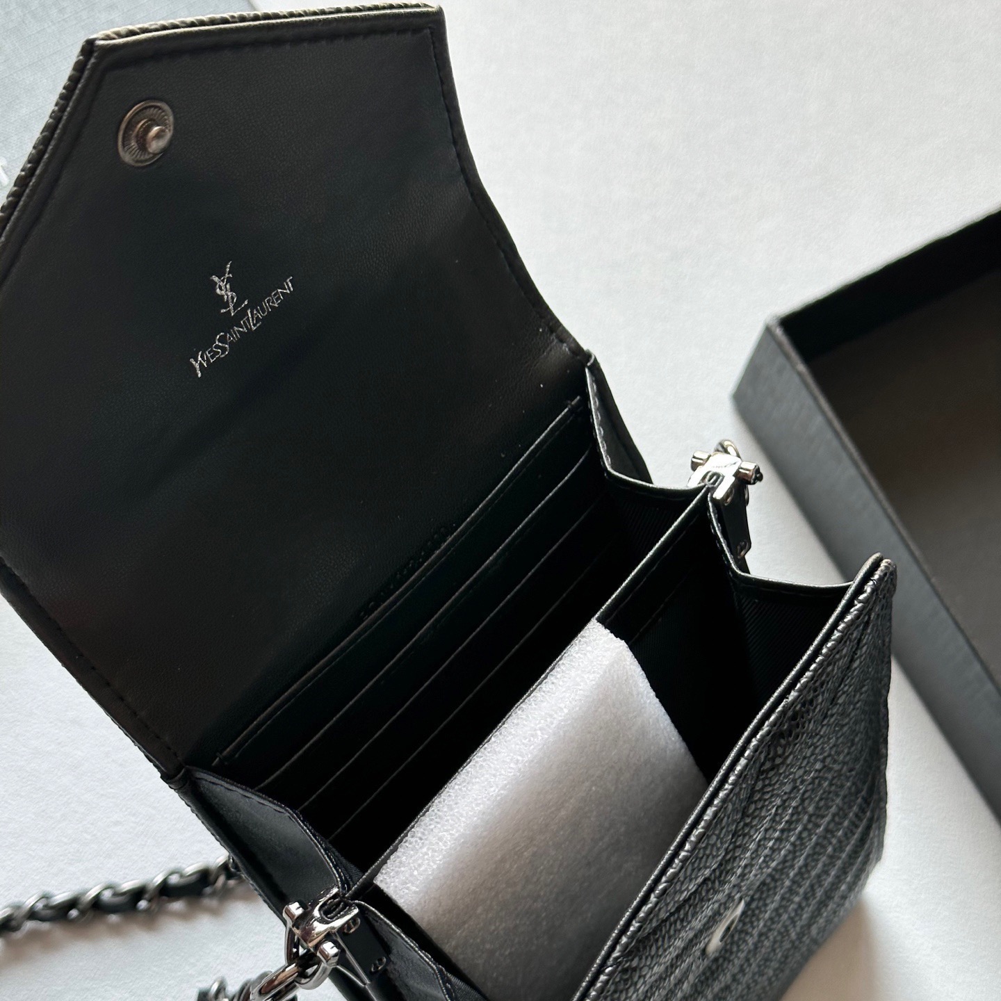 P105🎀🎀颜色 黑色🎀尺寸 18x11🎀圣罗兰多功能手机包 可肩背专柜品质羊皮绣花 海外订制五金 做工油边精湛