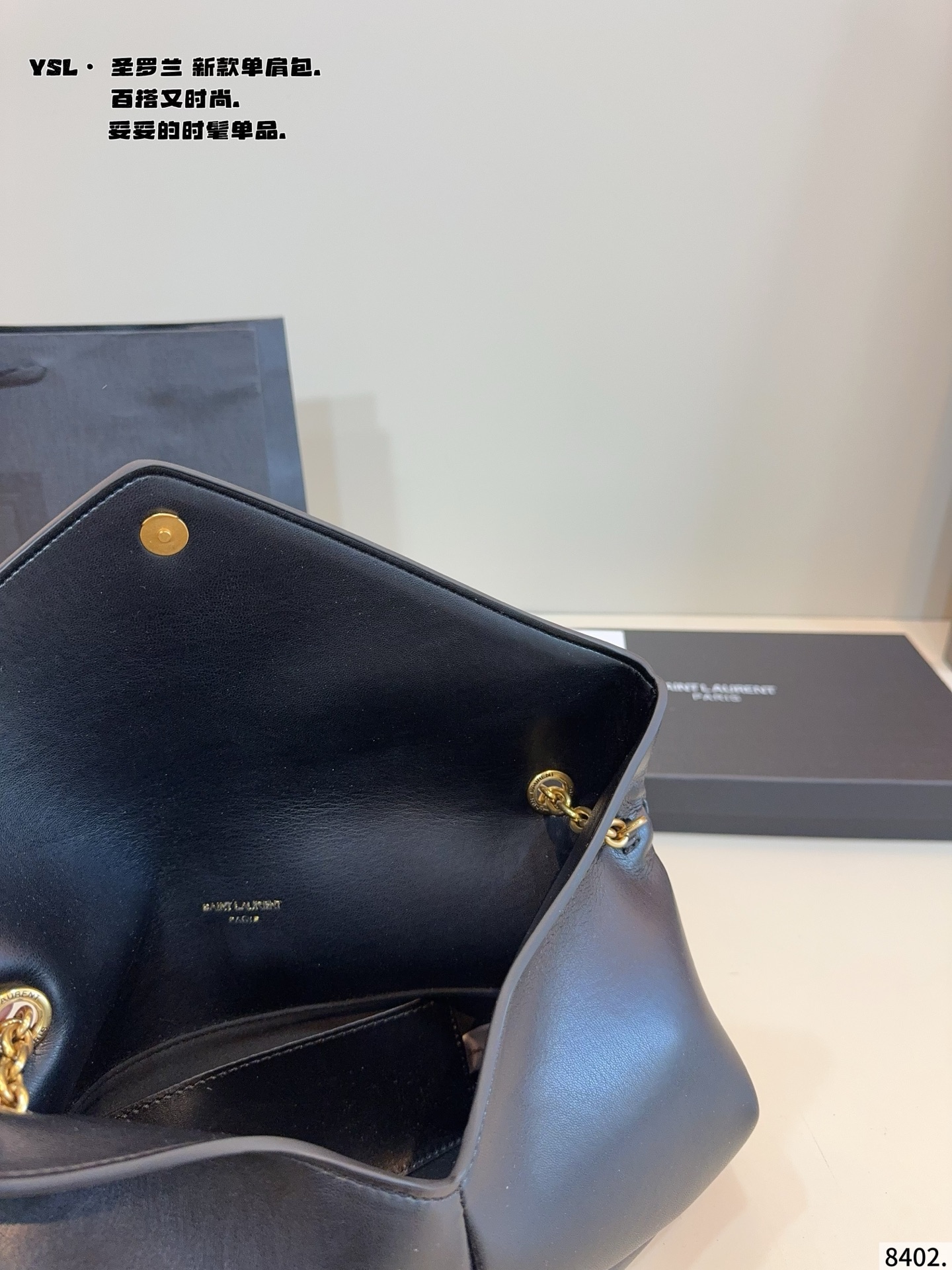 p155配礼盒🎁. YSL圣罗兰 25fw秋冬新款手拿包😍 优雅又大气 软软的小羊皮 手感一流[哇R] 容量更不用说 可以随便往里塞[赞R] 单肩 手拎都十分适配尺寸：34*3*20cm