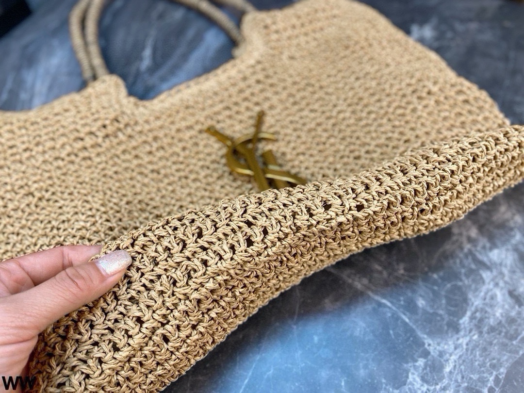 p105 配盒🎁 YSL圣罗兰 新品拉菲草 草编镂空购物袋 可手拎可单肩 随时充满度假感的包包！ 尺寸：45*31