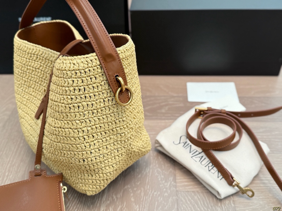 &yen;250配皮折叠盒 圣罗兰YSL草编托特包 满满的夏日氛围感 复古优雅 满满的高级感 大小适中 容量感人 尺寸22 22