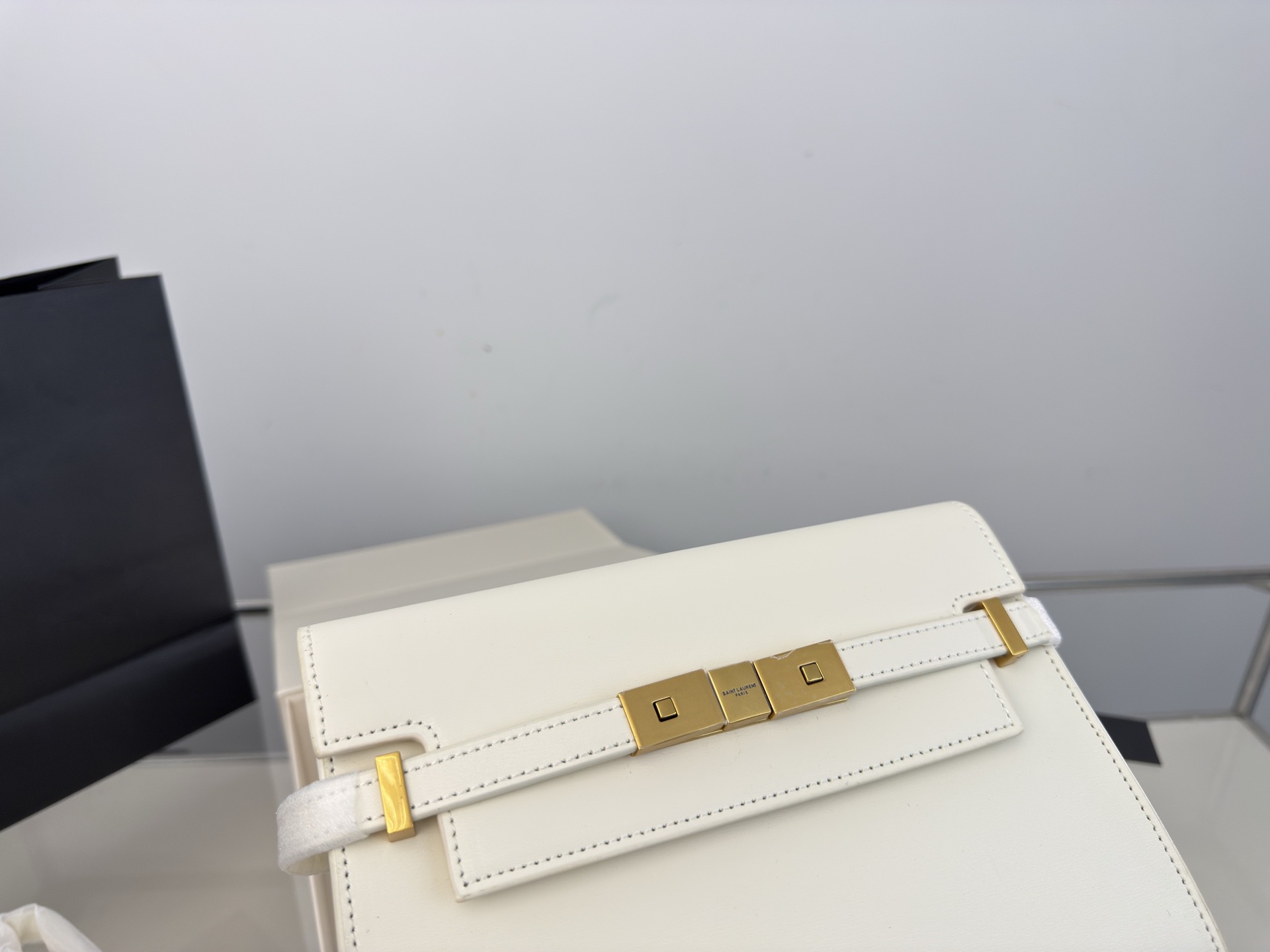 （飞机盒折叠盒⚠️）p195 圣罗兰 曼哈顿单肩包 又酷又飒低调的奢华 可盐可甜 极致美感 绝美女孩就是你 尺寸:24.17cm