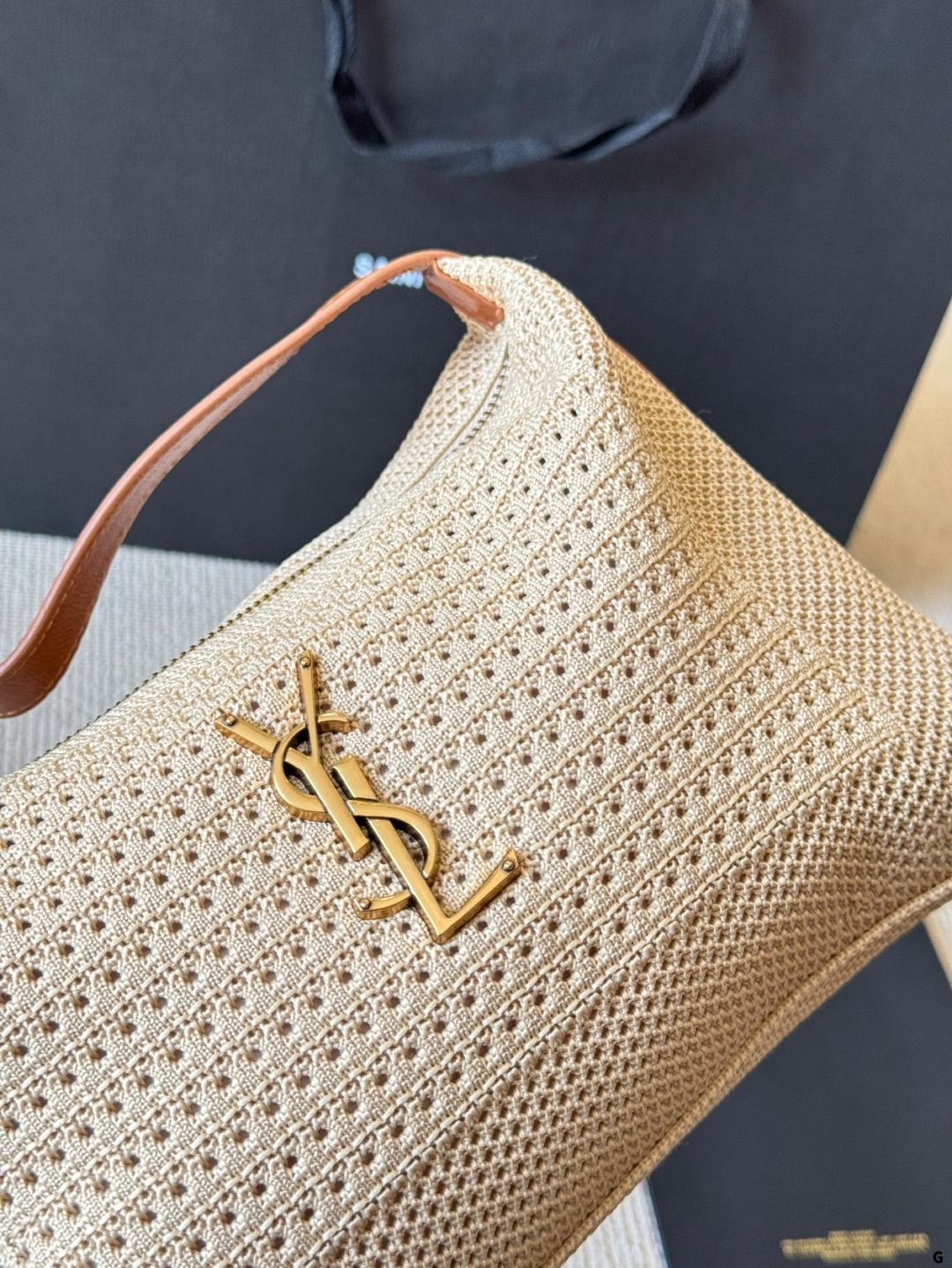 p205 YSL Oxalis拉菲草编织包 圣罗兰 YSL 草编托特包 夏天必备拉菲草单品 清清爽爽 简约时尚 通勤日常皆可的百搭神器 尺寸25 15cm