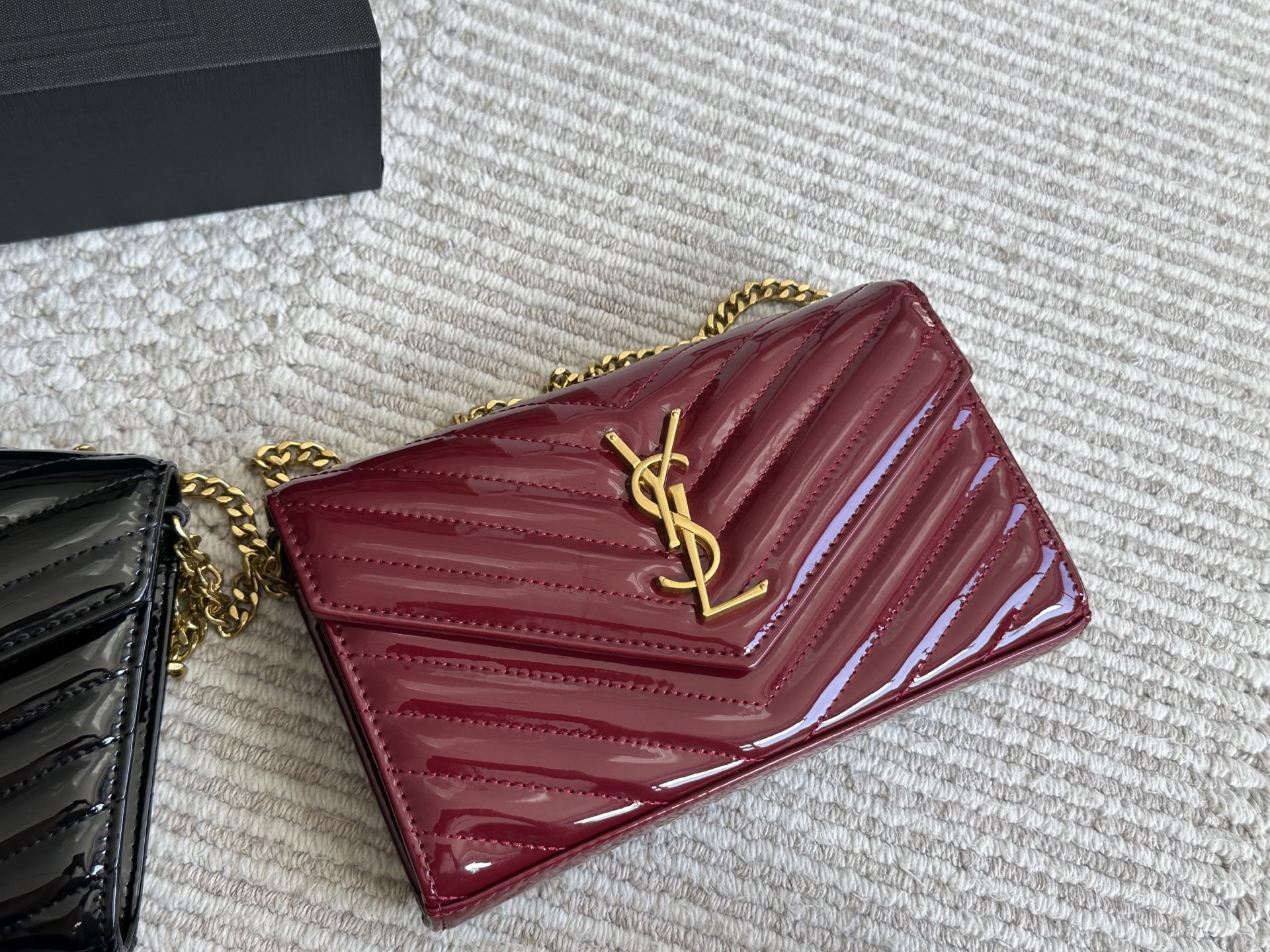 p130 配盒 size：23*15cm ysl woc信封包 磨砂皮看起来质感特别好！耐磨耐用！ 🉑️斜挎🉑️腋下