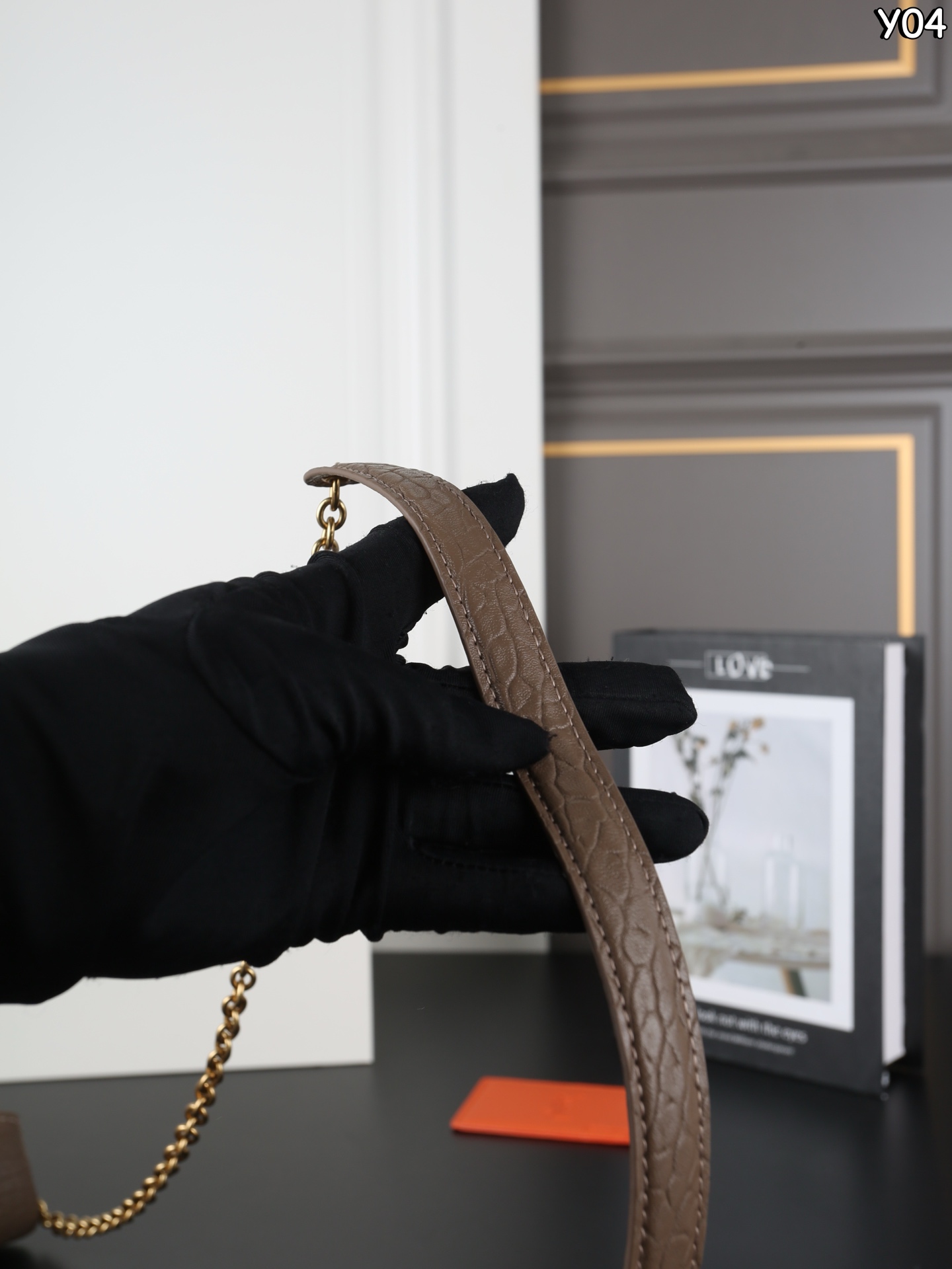 P160 全套礼盒 圣罗兰 YSL LE CASSANDRE 大象纹 链条包 信封包 单肩斜挎手拿包 精致度满分10 mini链条包新色新色好有气质小羊皮材质 很轻很软!巴掌大却超好装的小个子可以闭眼冲 超软超有质感！！！ 尺寸：19&times;12