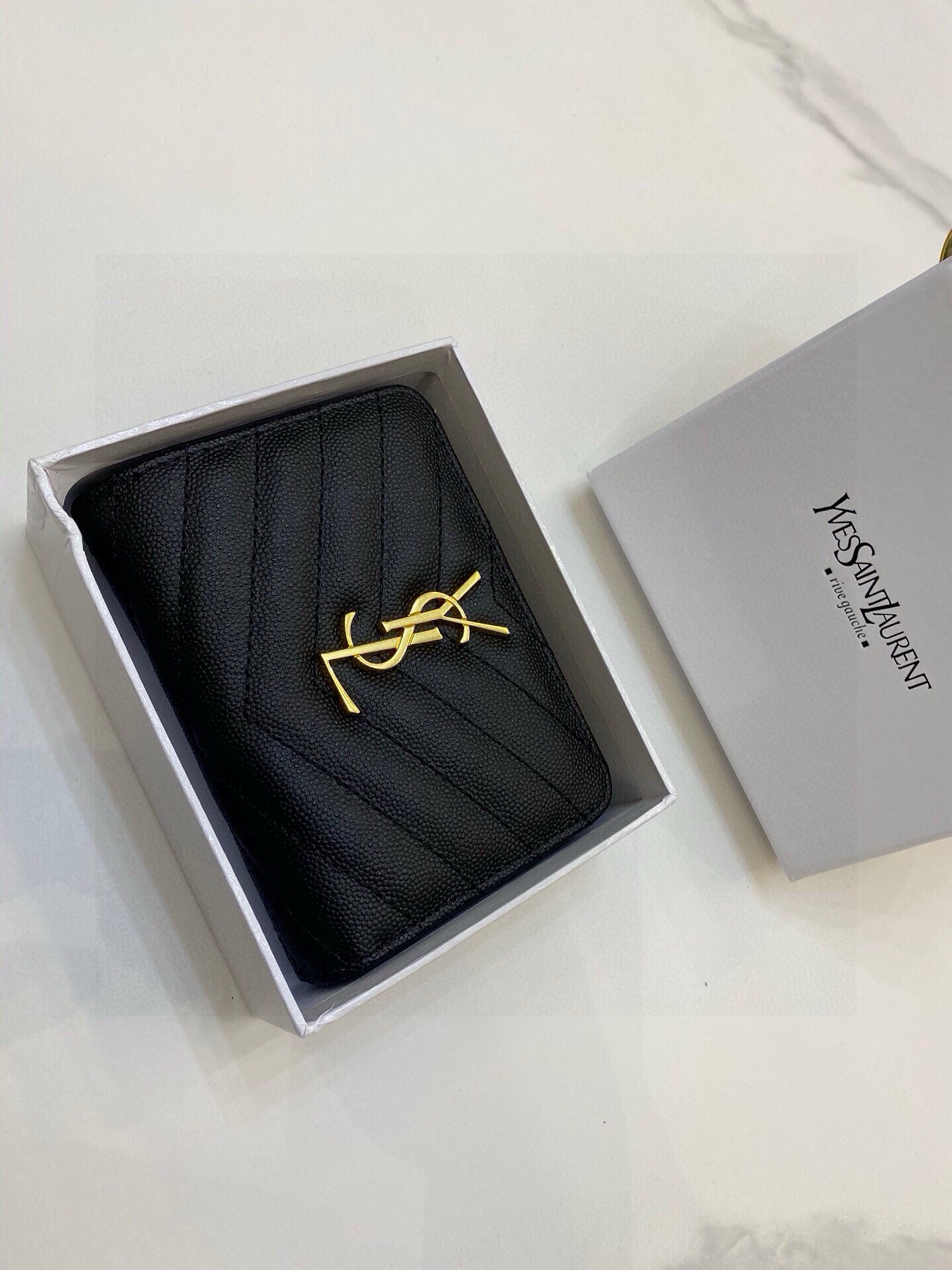 📢📢📢p90 4852圣罗兰 专柜🔥爆款 女士钱包 三折款 💕里外鱼子酱牛皮 1:1原单品质 简单百搭 大容量 💕超级美哦 💥 12 9