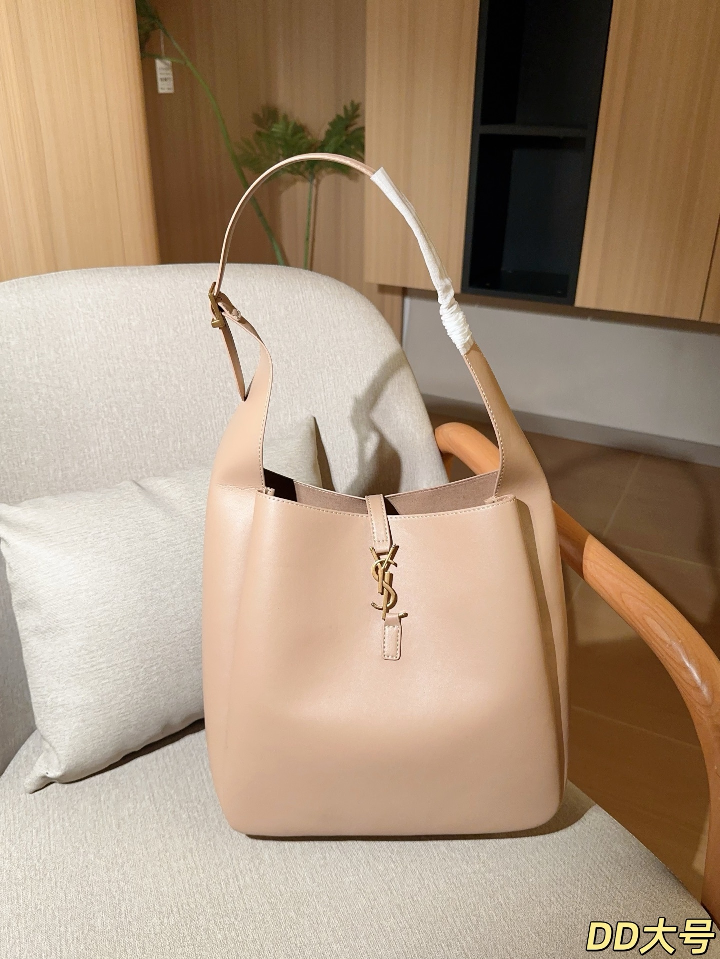 💰165 大号 YSL/圣罗兰 新品hobo腋下包/水桶包/单肩包 尺寸:27×28×12 礼盒包装🎁