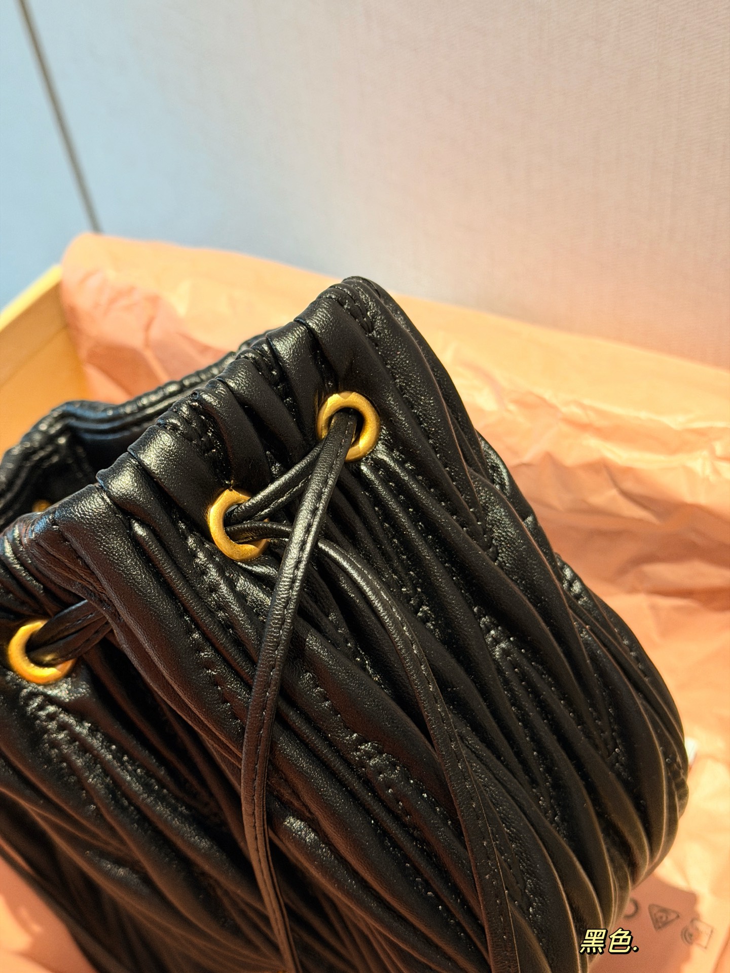 💰170 配盒 size：18*16cm miumiu新品小福袋~像烧麦一样的小包来啦 我的babymolly