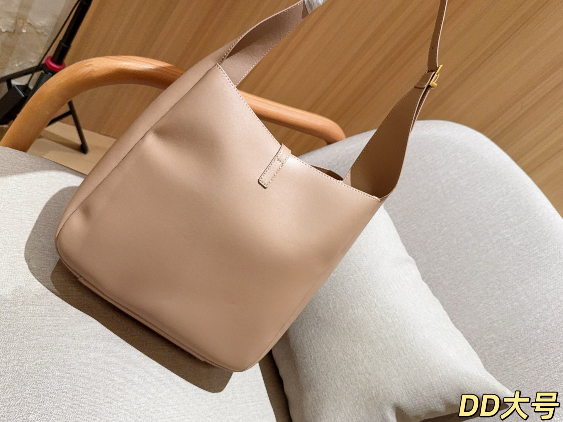 💰165 大号 YSL/圣罗兰 新品hobo腋下包/水桶包/单肩包 尺寸:27×28×12 礼盒包装🎁