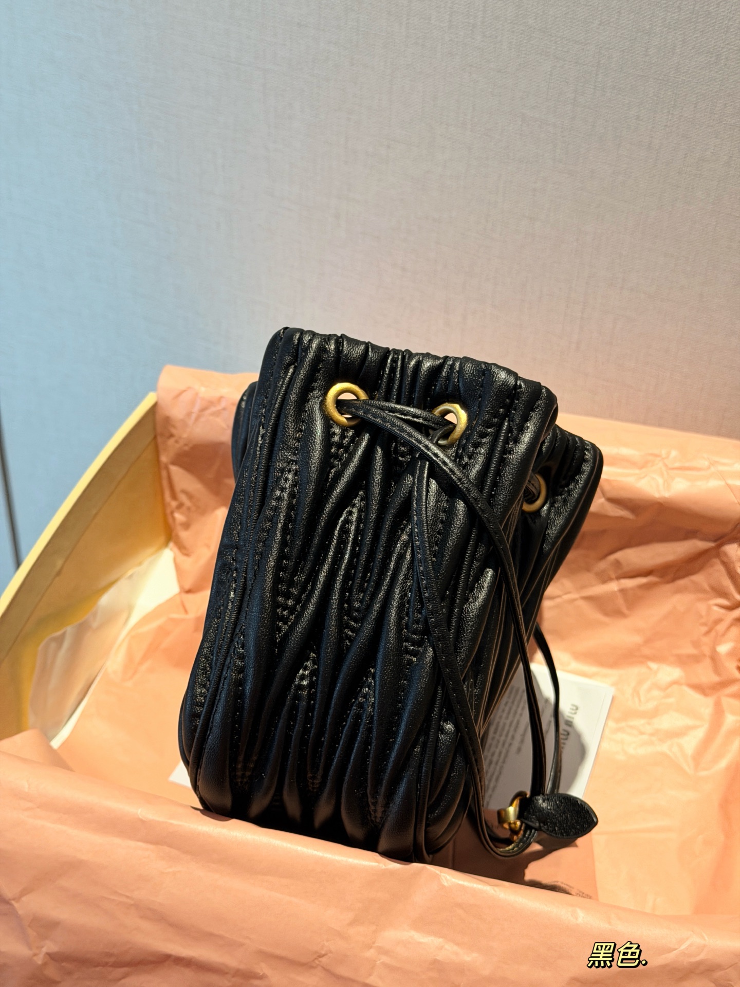 💰170 配盒 size：18*16cm miumiu新品小福袋~像烧麦一样的小包来啦 我的babymolly