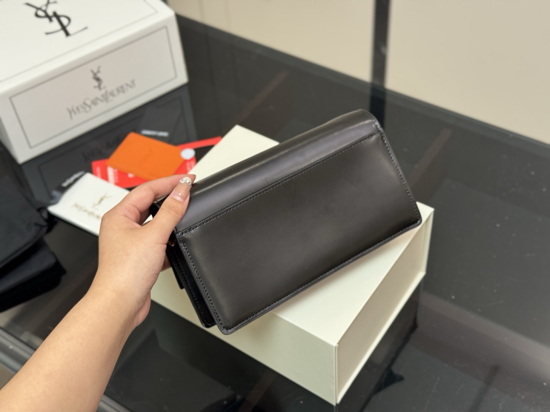 &yen;175 配折叠盒飞机盒 YSL圣罗兰sunset日落包 Sunset bag 陪你走遍天涯海角 一起看日落 ysl包包 尺寸:22.13cm