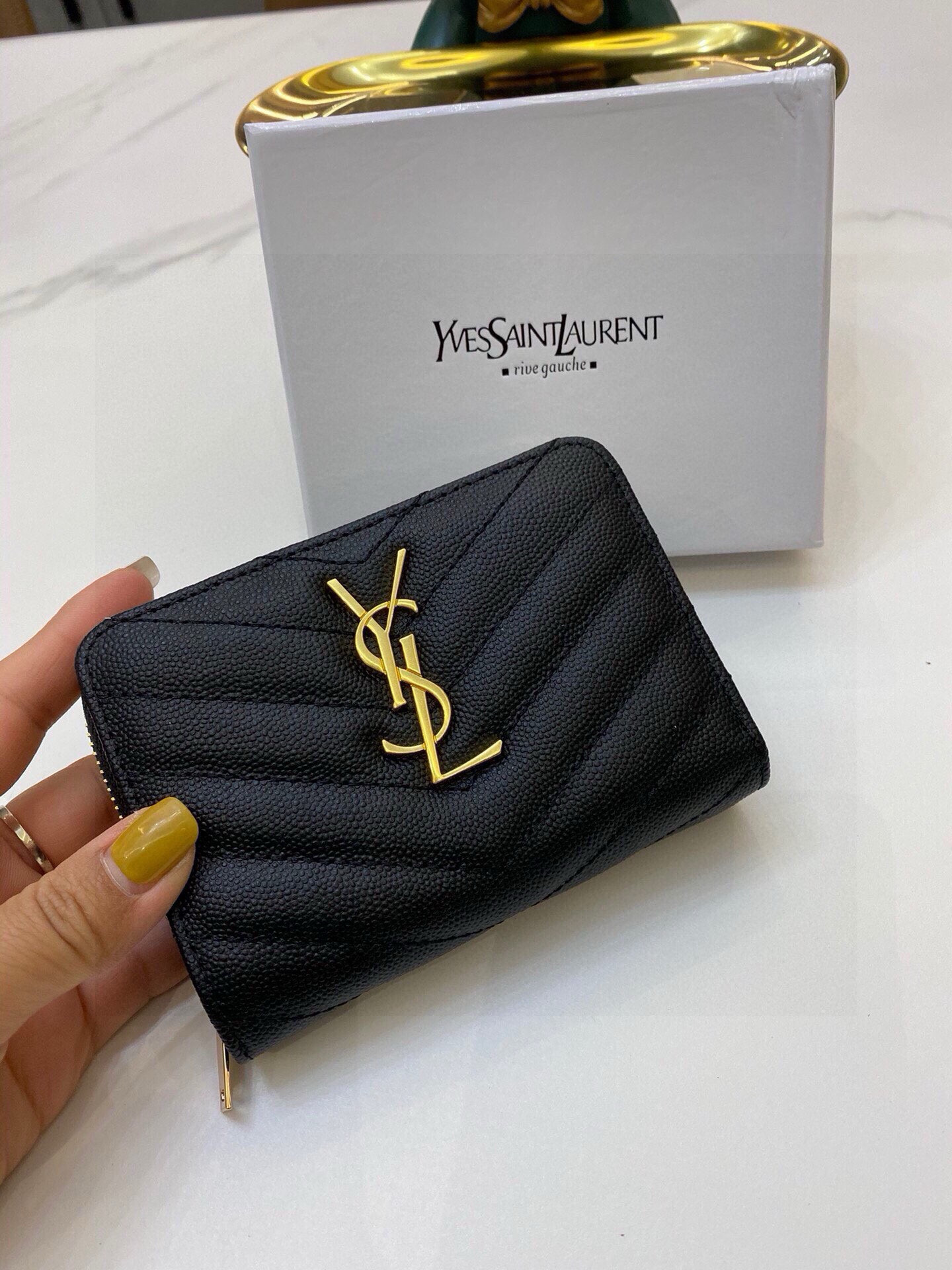 📢📢📢p90 4852圣罗兰 专柜🔥爆款 女士钱包 三折款 💕里外鱼子酱牛皮 1:1原单品质 简单百搭 大容量 💕超级美哦 💥 12 9