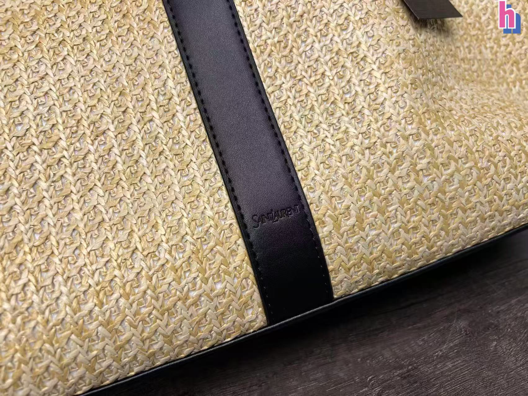 p155 Ysl编织托特包 ⚠️配盒 ⚠️尺寸34*32cm 可以手提单肩，拉菲草手工编织，度假休闲风，旅行上班通勤逛街皆可