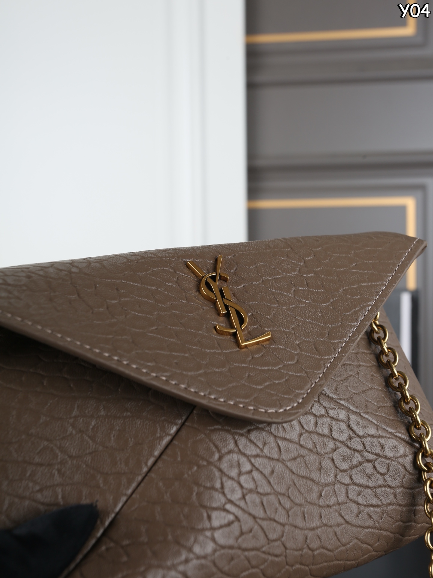 P160 全套礼盒 圣罗兰 YSL LE CASSANDRE 大象纹 链条包 信封包 单肩斜挎手拿包 精致度满分10 mini链条包新色新色好有气质小羊皮材质 很轻很软!巴掌大却超好装的小个子可以闭眼冲 超软超有质感！！！ 尺寸：19&times;12