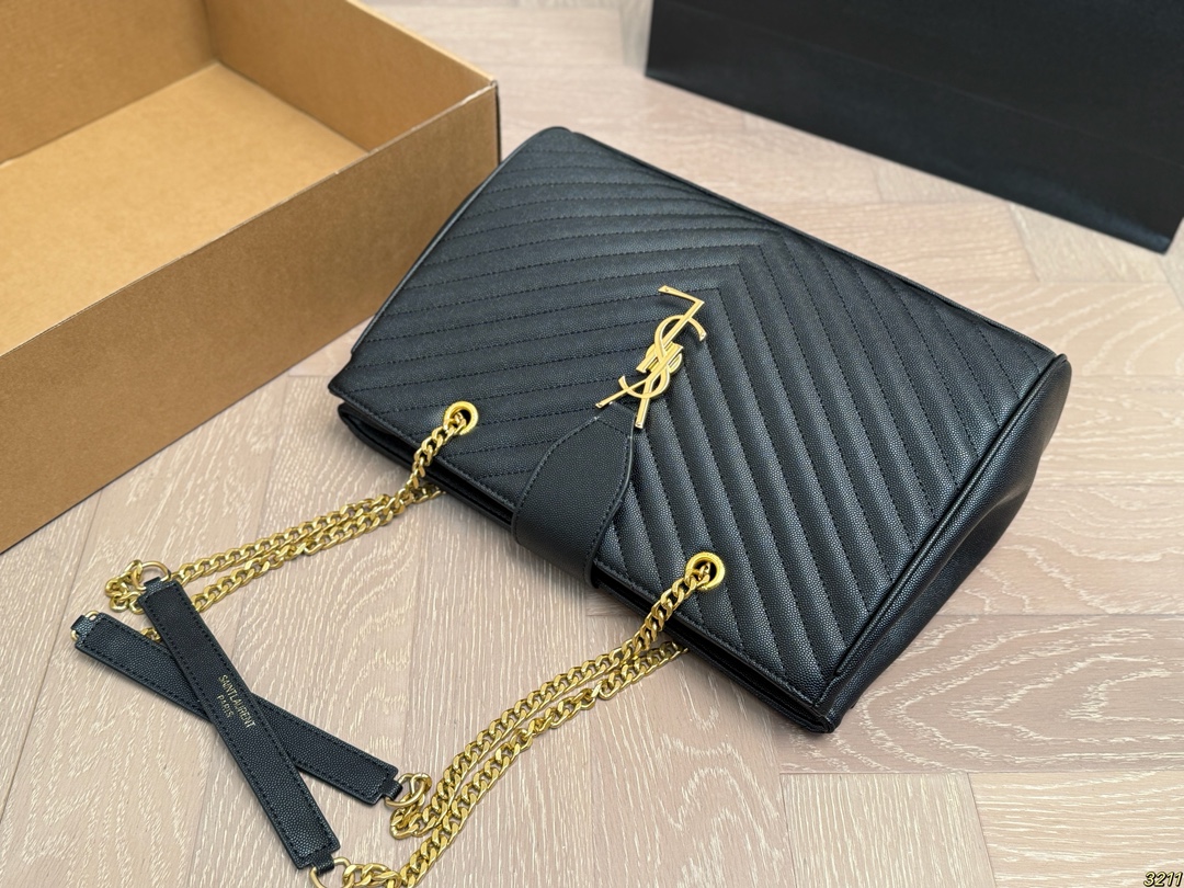 &yen;145飞机盒 圣罗兰YSL 托特包链条包 精致美丽 高级优雅 很好驾驭，不挑衣服，不挑季节 一年四季都可，可盐可甜 高个子小姐姐背，气质御姐范 小个子的小姐姐背，甜甜女孩一枚 尺寸34 24