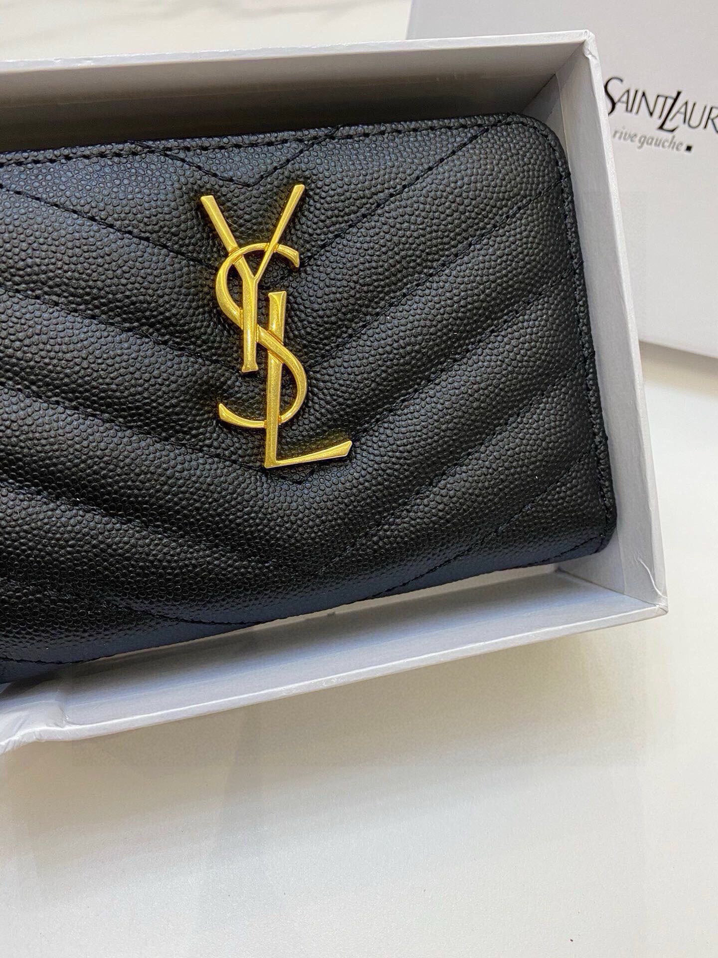 📢📢📢p90 4852圣罗兰 专柜🔥爆款 女士钱包 三折款 💕里外鱼子酱牛皮 1:1原单品质 简单百搭 大容量 💕超级美哦 💥 12 9