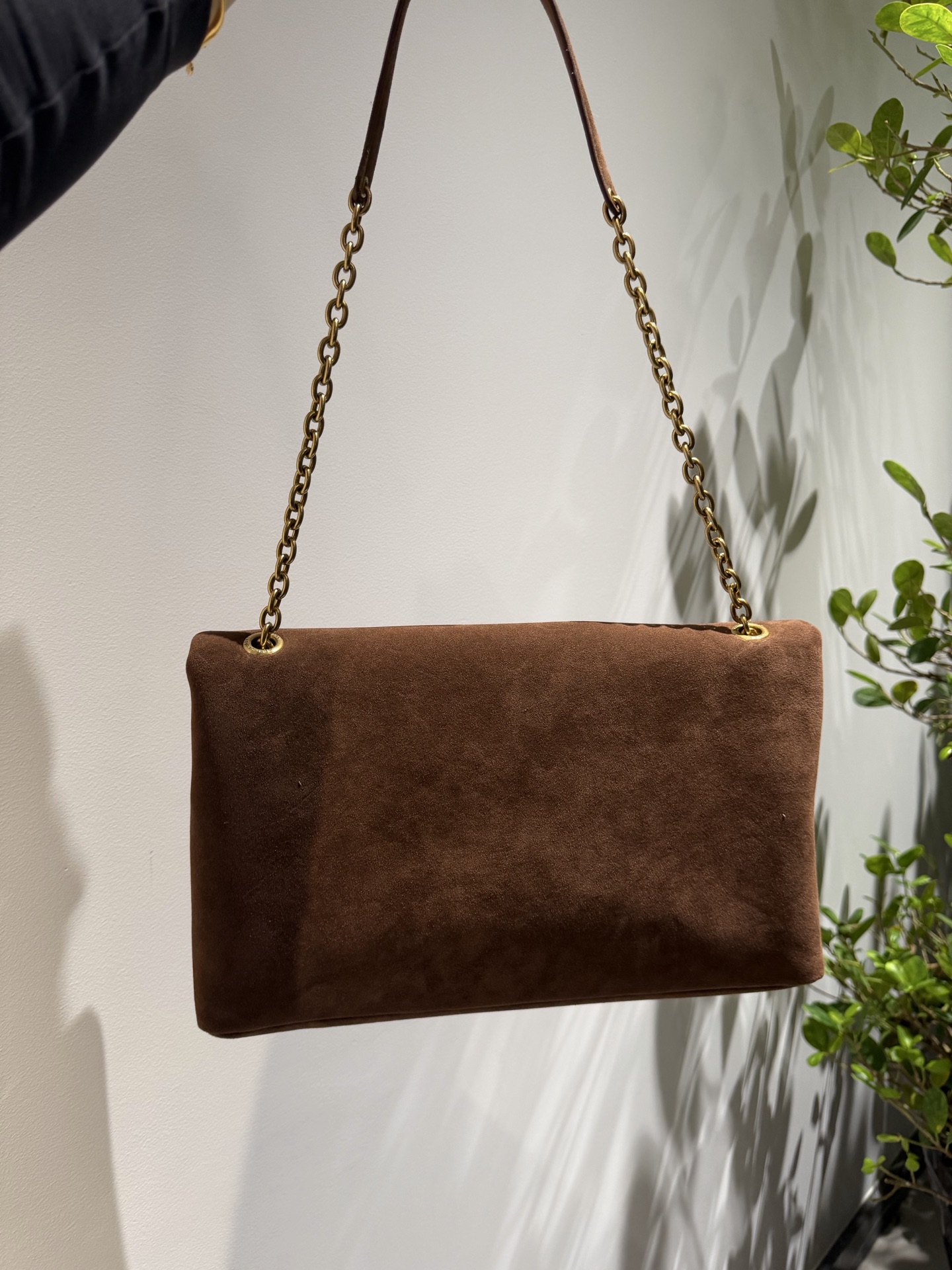 👑💰155礼盒包装🎁 磨砂皮手感柔软 Ysl 圣罗兰 信封包 利落呈现时髦酷感具有时尚和标志性 时髦精必备神器！出街回头率爆表 尺寸：35✖️22