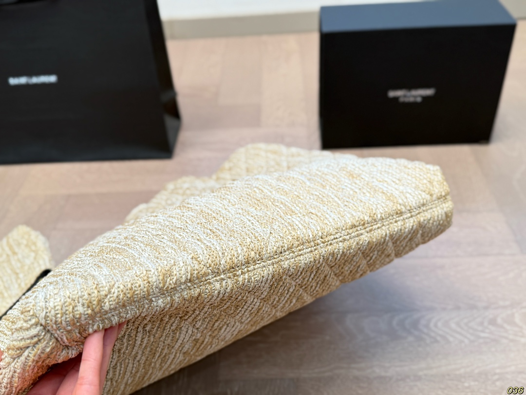 ¥180 YSL圣罗兰草编子母托特包💕 超大空间 配零钱包✔️ 大logo搭配草编工艺~ 别有一番风味 ,巨轻盈 慵懒随性,自在随心❗️❗️ 尺寸38 38