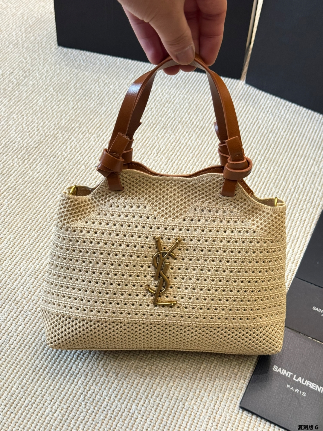 p215 YSL Oxalis拉菲草编织包 圣罗兰 YSL 草编托特包 夏天必备拉菲草单品 清清爽爽 简约时尚 通勤日常皆可的百搭神器 尺寸20 15cm