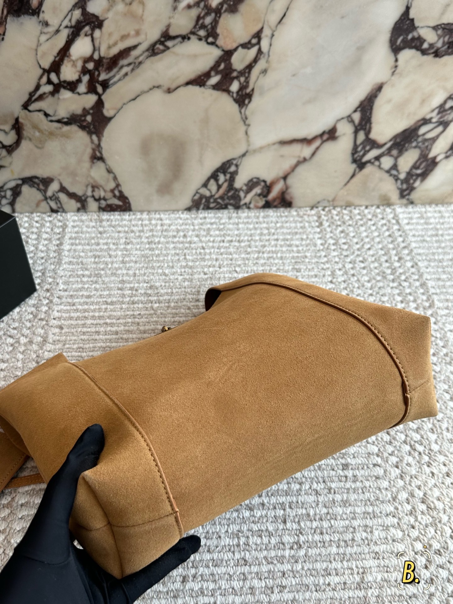 小号💰220 牛皮 size: 28 30cm YSL圣罗兰| 新款 不要太好看辣!!!! 可以单肩背~手提 皮质细腻又舒服!