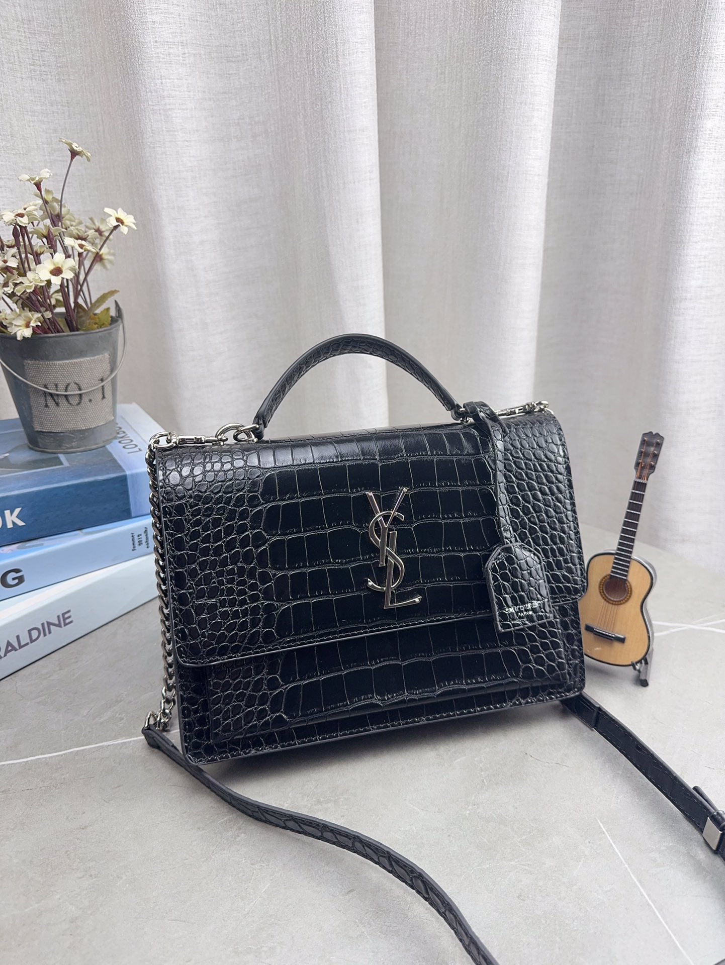 配礼盒包装 YSL圣罗兰sunset日落包 Sunset bag 陪你走遍天涯海角 一起看日落 ysl包包 尺寸15*17cm p140