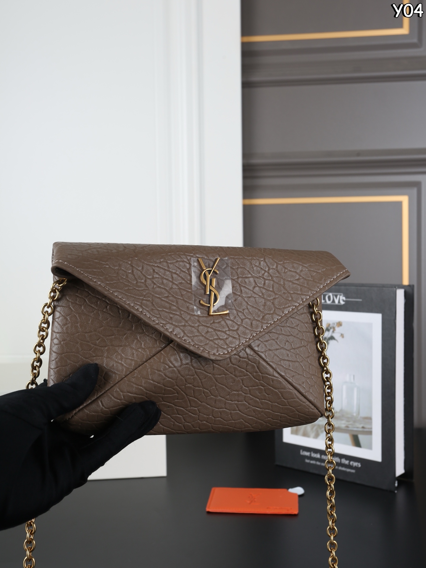 P160 全套礼盒 圣罗兰 YSL LE CASSANDRE 大象纹 链条包 信封包 单肩斜挎手拿包 精致度满分10 mini链条包新色新色好有气质小羊皮材质 很轻很软!巴掌大却超好装的小个子可以闭眼冲 超软超有质感！！！ 尺寸：19&times;12