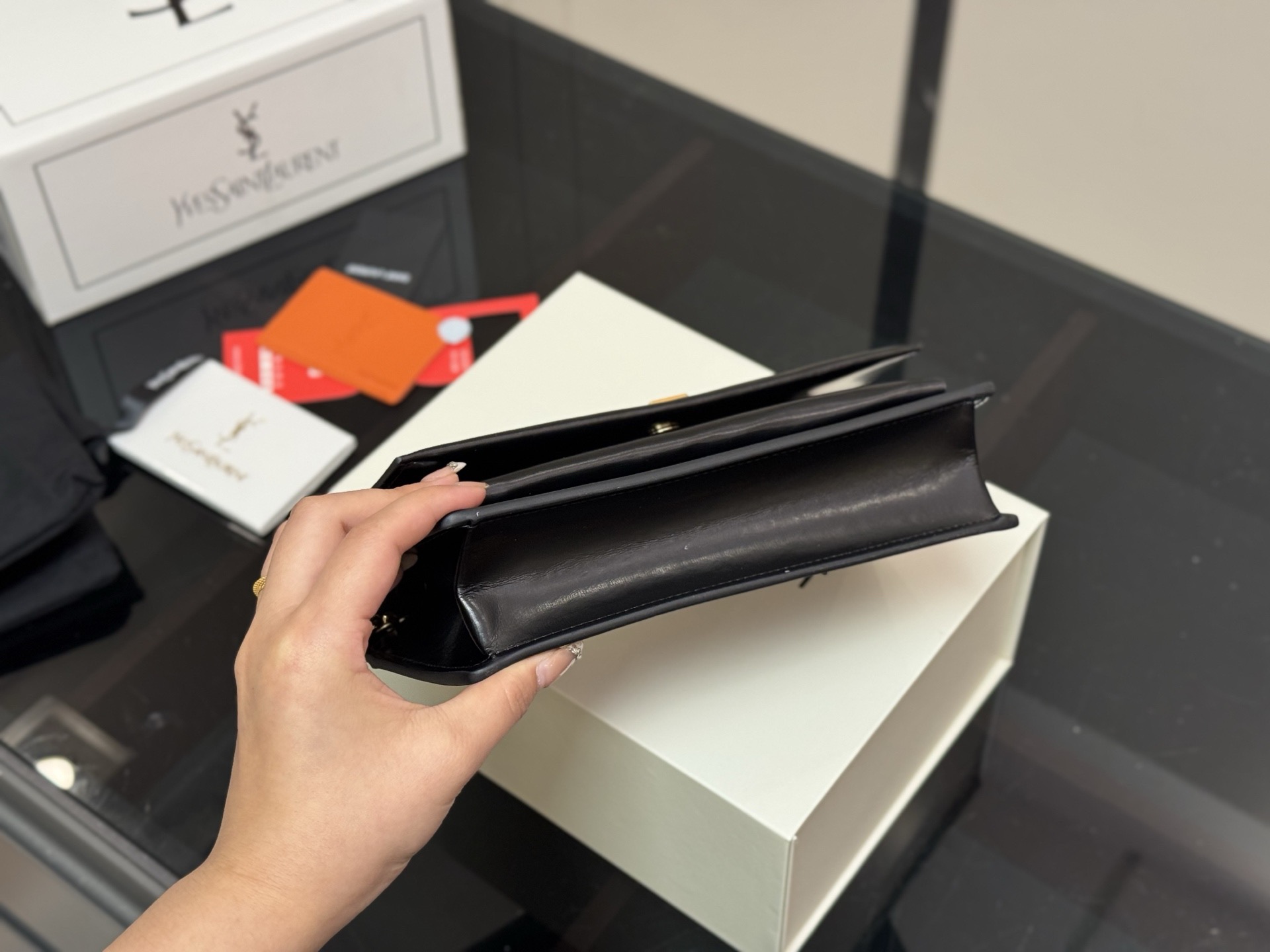 &yen;175 配折叠盒飞机盒 YSL圣罗兰sunset日落包 Sunset bag 陪你走遍天涯海角 一起看日落 ysl包包 尺寸:22.13cm