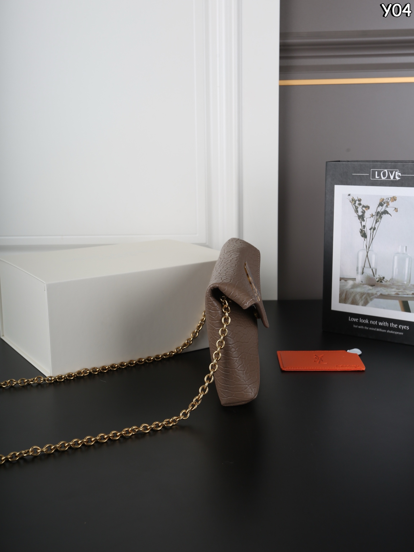 P160 全套礼盒 圣罗兰 YSL LE CASSANDRE 大象纹 链条包 信封包 单肩斜挎手拿包 精致度满分10 mini链条包新色新色好有气质小羊皮材质 很轻很软!巴掌大却超好装的小个子可以闭眼冲 超软超有质感！！！ 尺寸：19&times;12