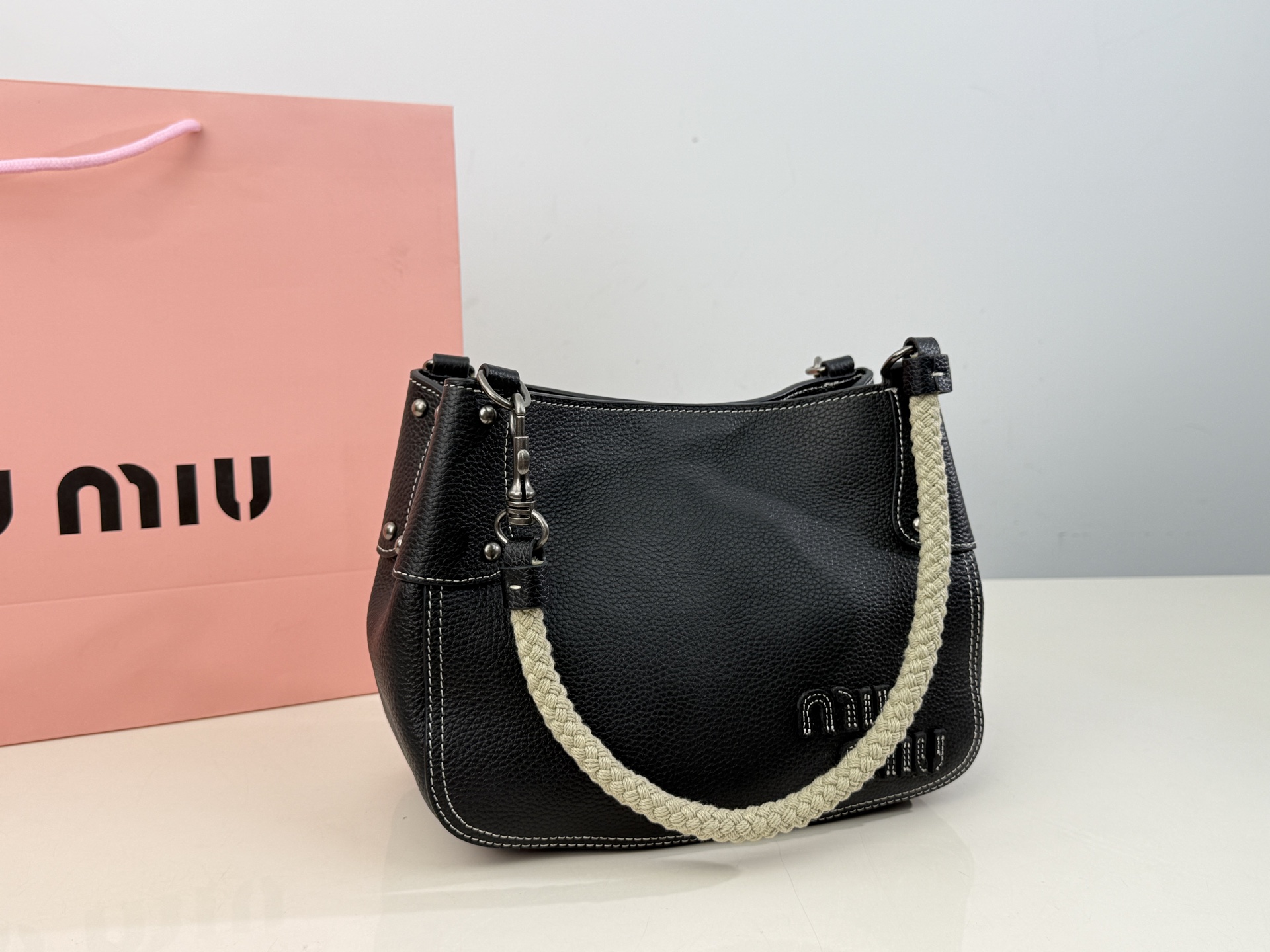 （折叠盒⚠️）p245 （牛皮） Miumiu新款麻绳托特 直戳少女心！ 尺寸25&times;19