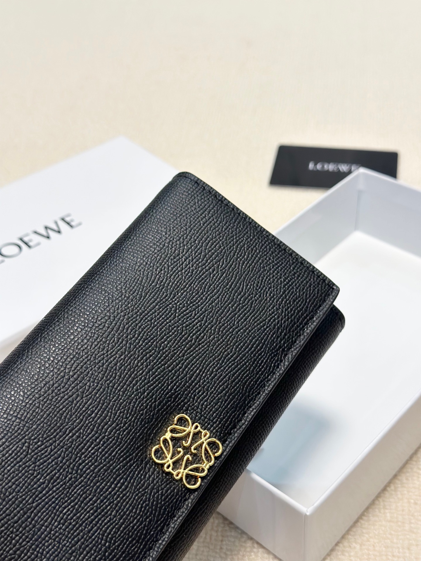 P95🎀🎀颜色 黑 粉 土黄🎀尺寸 19x10🎀罗意威爆款牛皮长款钱包🔥款式经典做工精细耐磨耐用手感极佳❤️