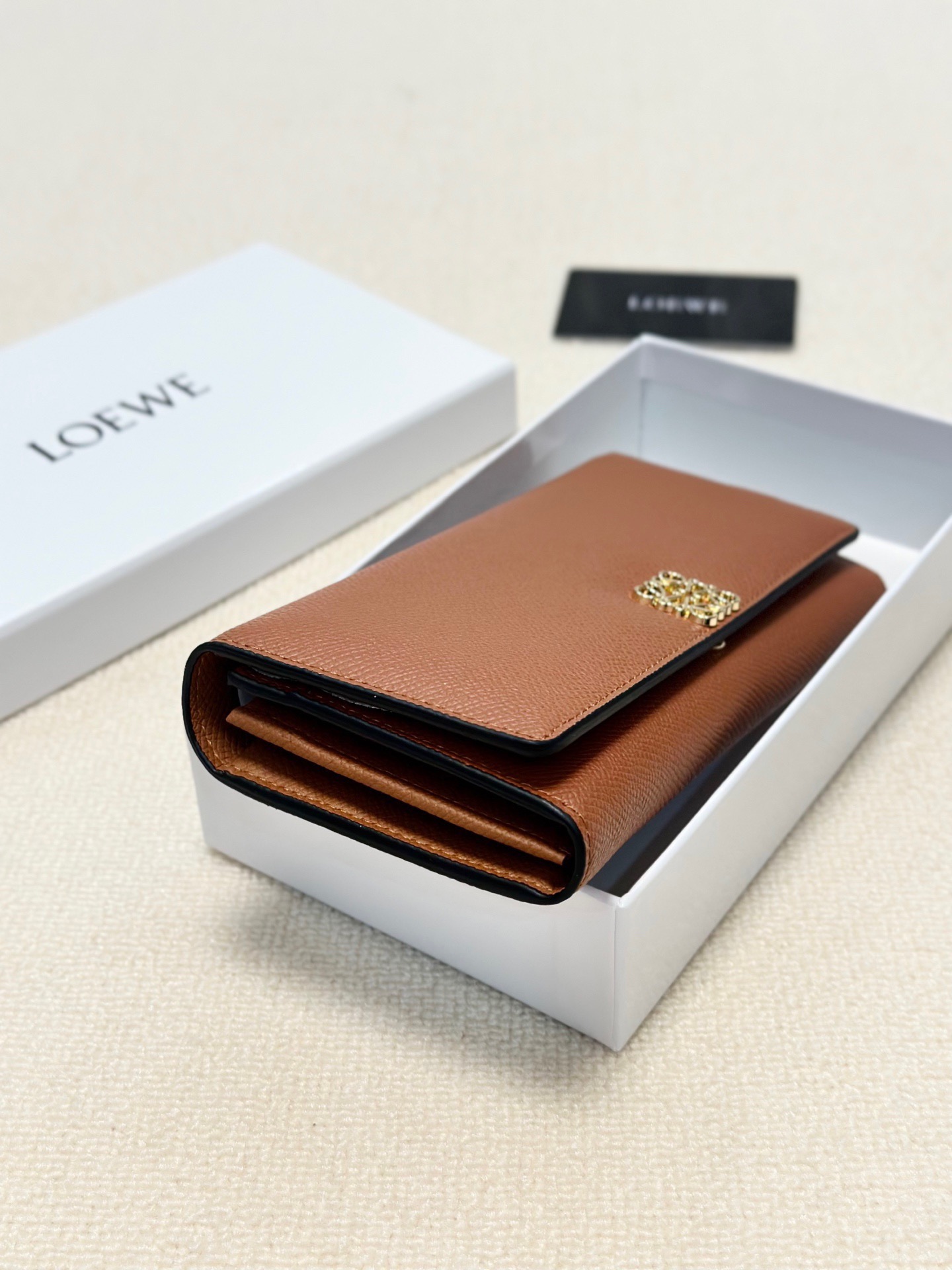 P95🎀🎀颜色 黑 粉 土黄🎀尺寸 19x10🎀罗意威爆款牛皮长款钱包🔥款式经典做工精细耐磨耐用手感极佳❤️