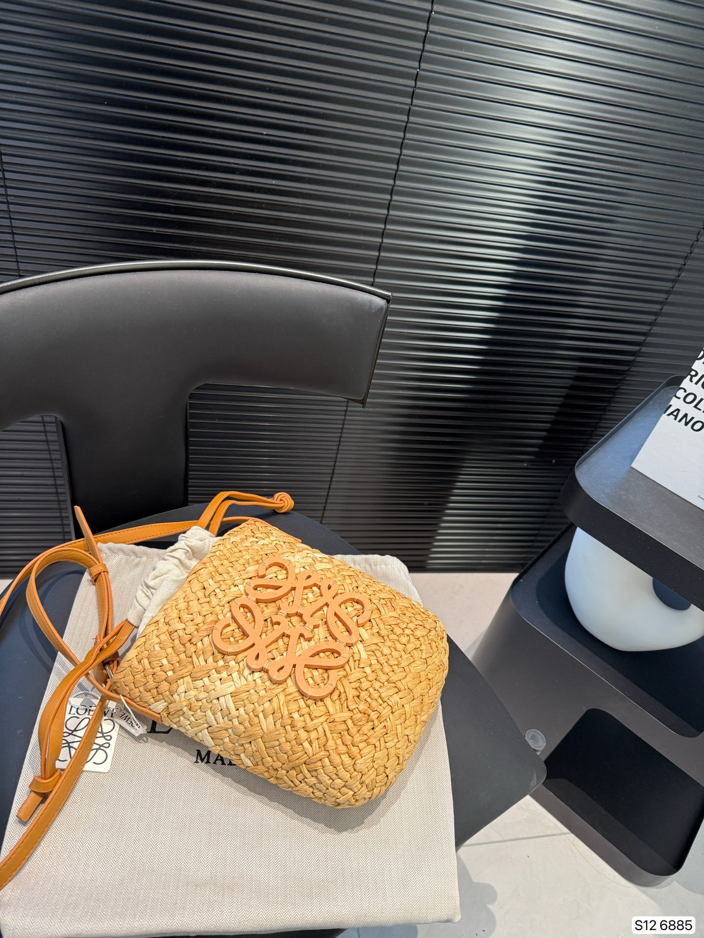 P110 罗意威编织购物袋 手感和视觉效果是一样的 包型更是完美，随意搭配！尺寸23 21 货号6885