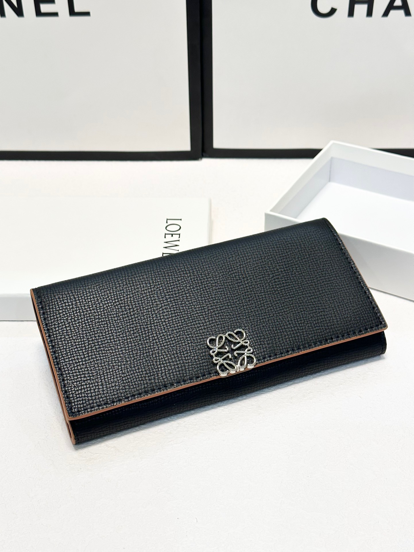 P125🎀🎀颜色 大象灰 黑色 灰白 土黄色 🎀尺寸 19x10🎀罗意威爆款牛皮长款钱包🔥款式经典做工精细耐磨耐用手感极佳❤️