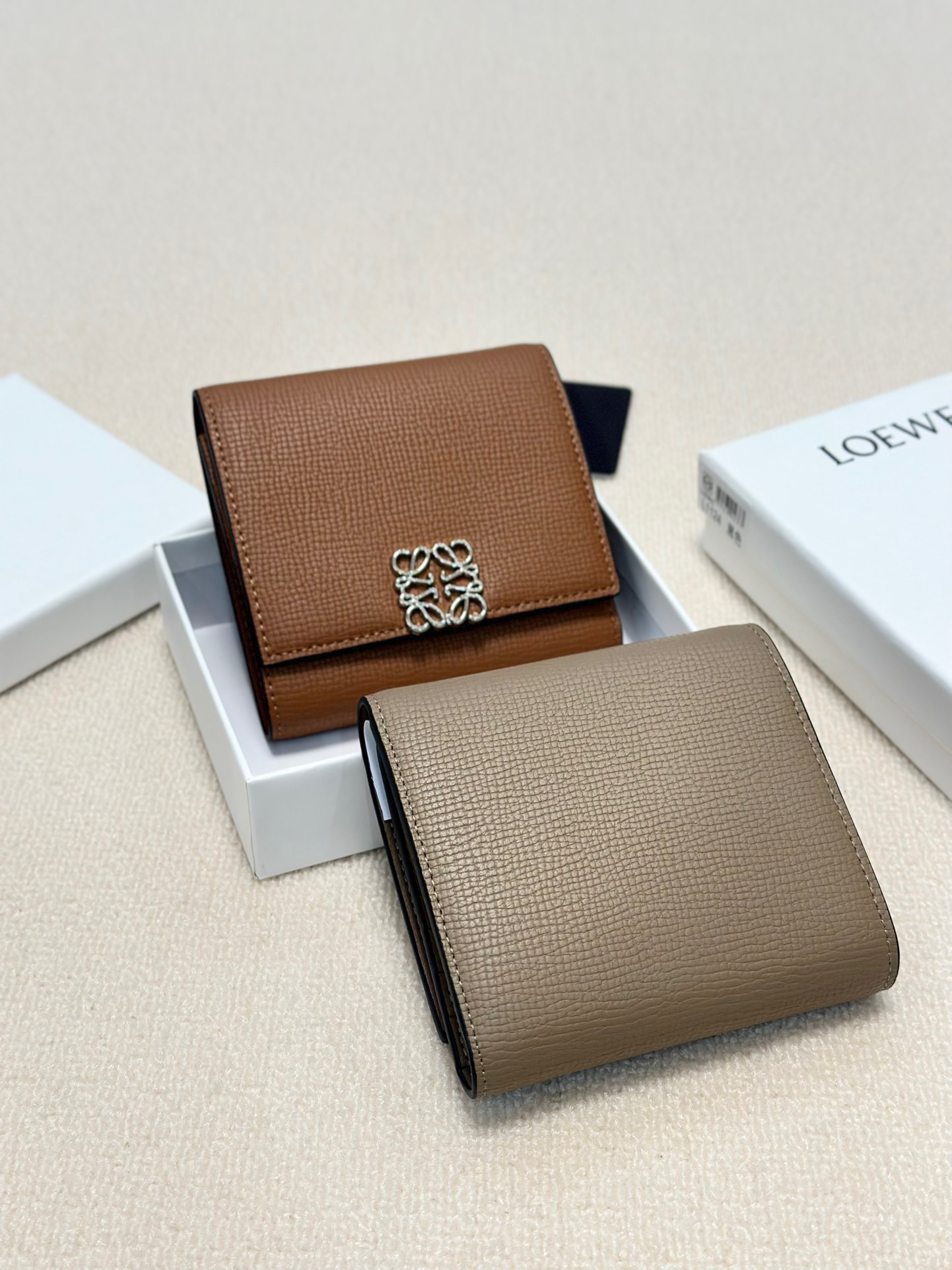 P115🎀🎀颜色 四色可选🎀尺寸 10x9.5🎀罗意威爆款牛皮钱包🔥款式经典做工精细耐磨耐用手感极佳❤️