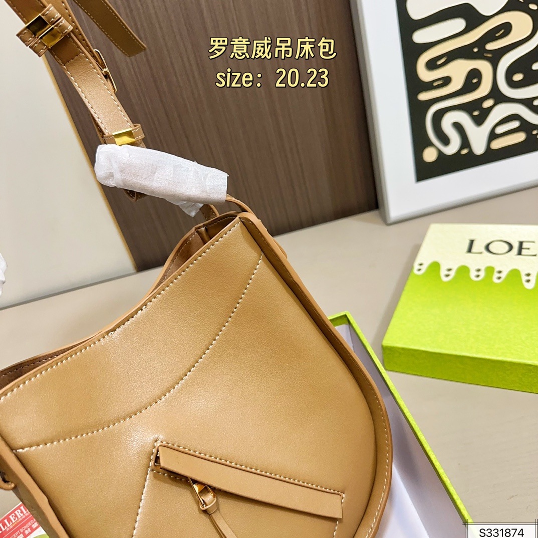 💰190（配盒） 尺寸20&times;23 LOEWE罗意威25Hammock hobo吊床包 面对不同造型都能轻松变换 容量感人，包身轻盈又简洁 百变腋下包 手感真的绝绝子