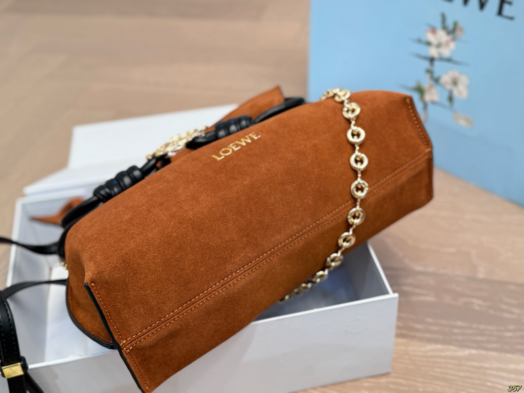 ¥185折叠盒 罗意威 LOEWE flamencures福袋 舒适与精致并存 简洁大方 却又不失小心机 轻松朾造优雅通勤穿搭 尺寸30 20