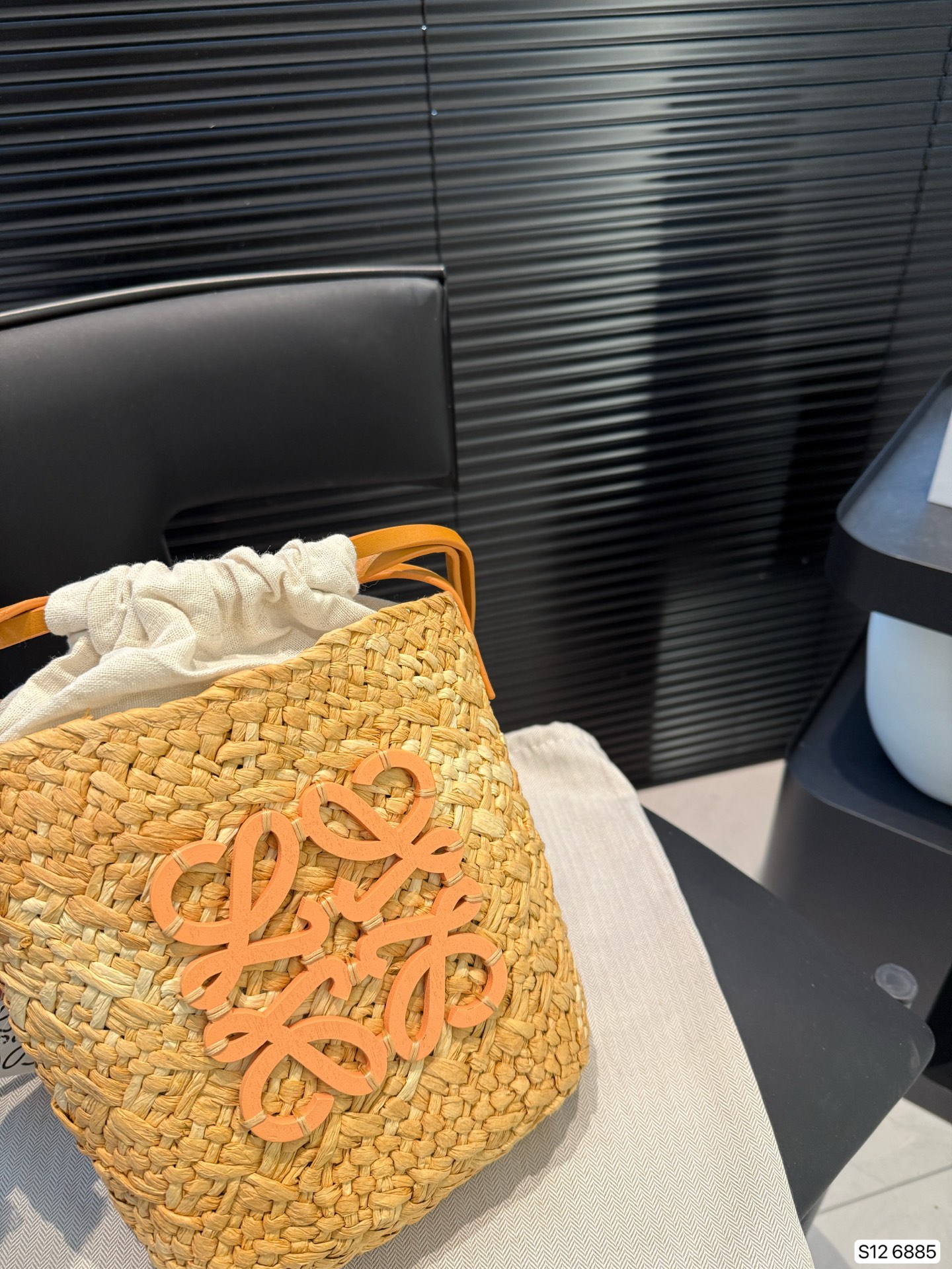 P110 罗意威编织购物袋 手感和视觉效果是一样的 包型更是完美，随意搭配！尺寸23 21 货号6885