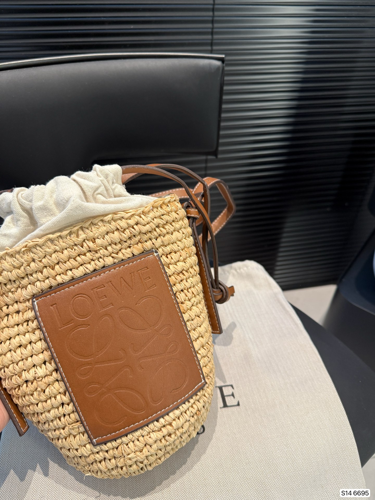 P120 罗意威编织购物袋 手感和视觉效果是一样的 包型更是完美，随意搭配！尺寸14 21 货号6695