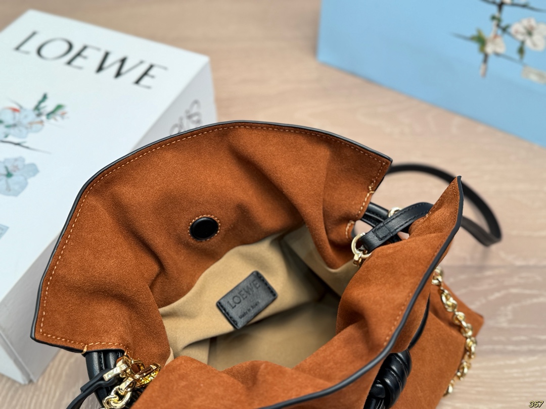 ¥185折叠盒 罗意威 LOEWE flamencures福袋 舒适与精致并存 简洁大方 却又不失小心机 轻松朾造优雅通勤穿搭 尺寸30 20