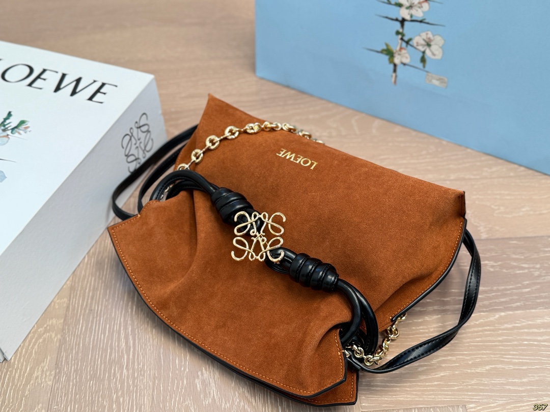 ¥185折叠盒 罗意威 LOEWE flamencures福袋 舒适与精致并存 简洁大方 却又不失小心机 轻松朾造优雅通勤穿搭 尺寸30 20