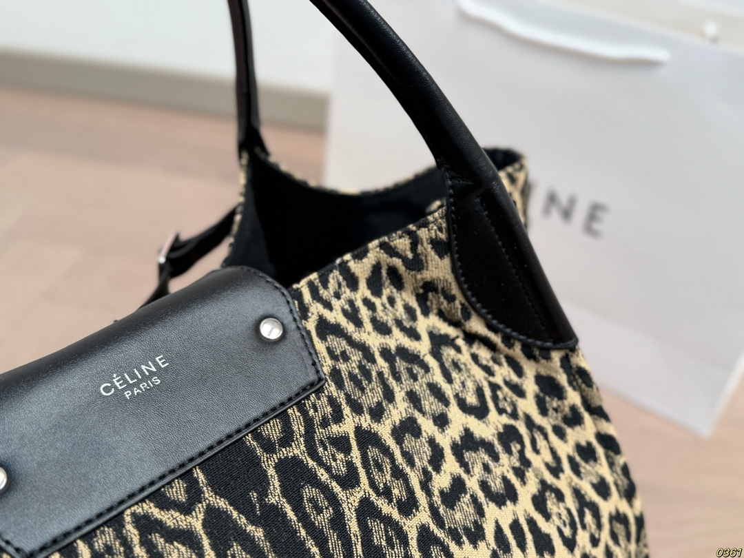 &yen;200 赛琳Celine 豹纹托特包 设计超有质感 充满轻松休闲气息 尺寸：32 28 28