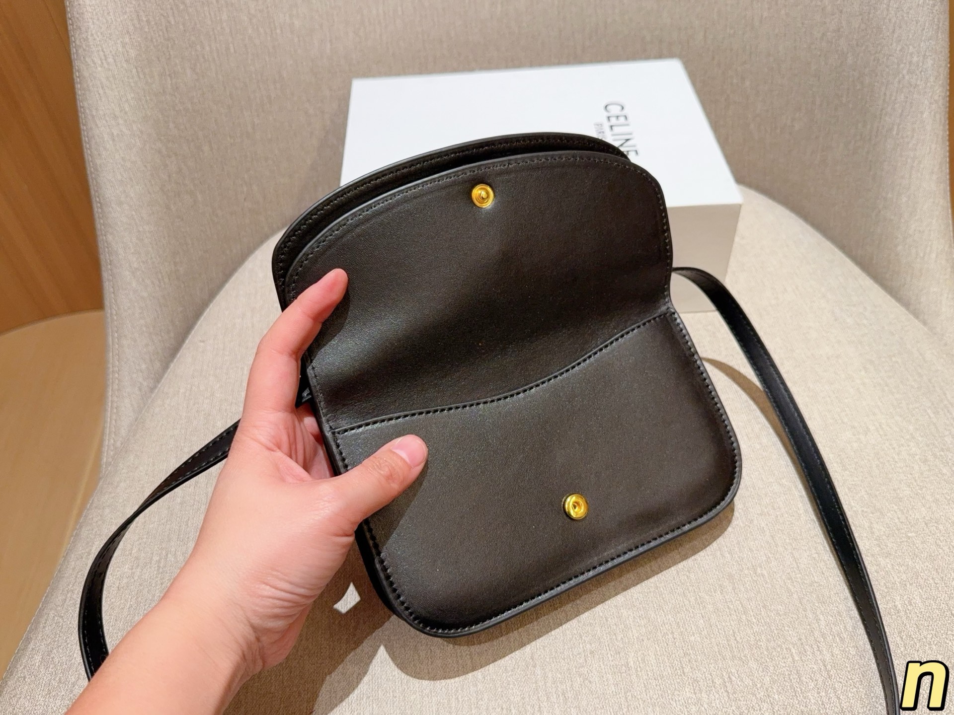 💰140 CELINE赛琳 新款双层woc斜挎信封包~ 尺寸20×13×5 礼盒包装🎁